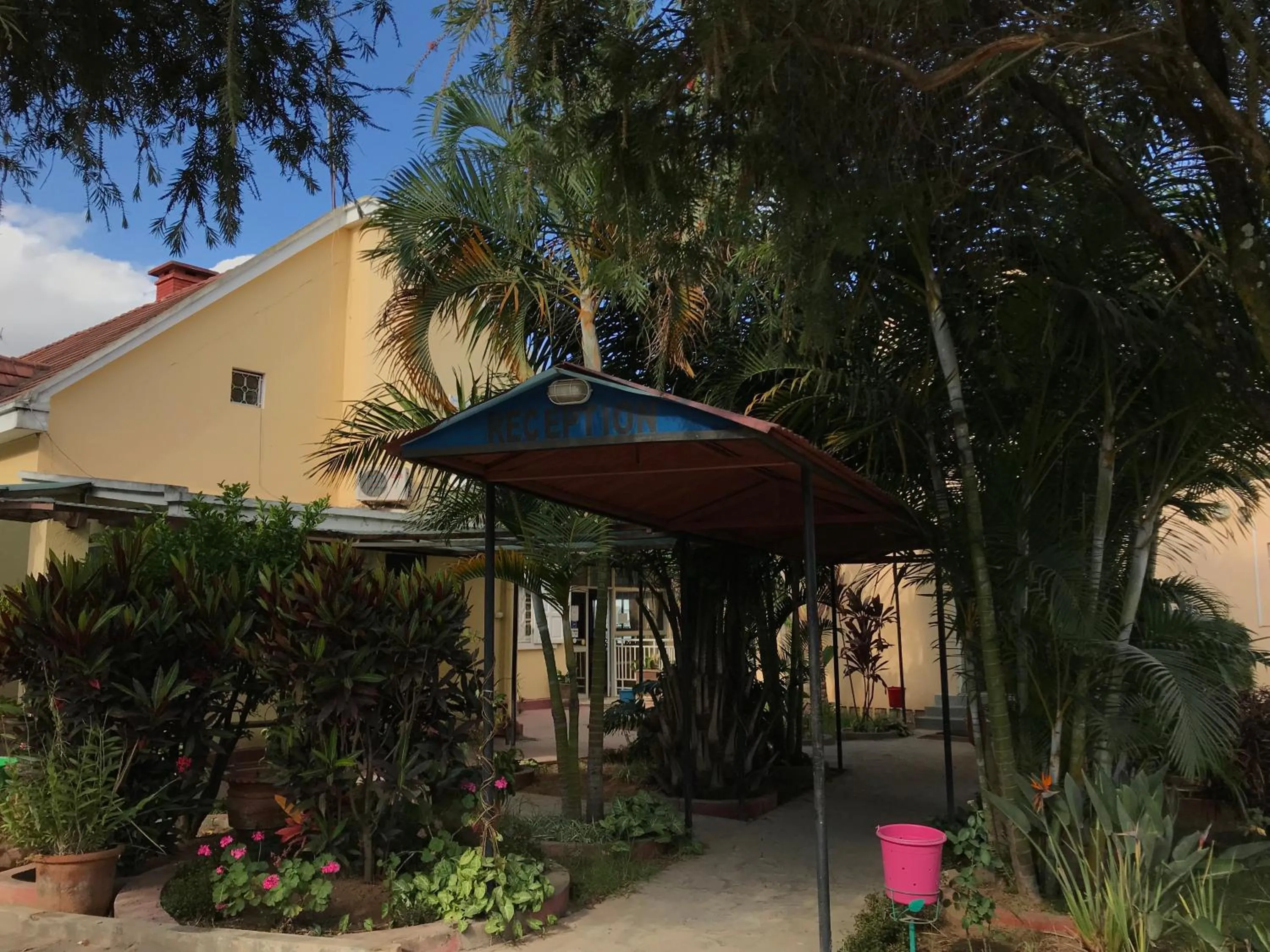 Garden in Hôtel - Appartement meublé " LES FLOTS BLEU "