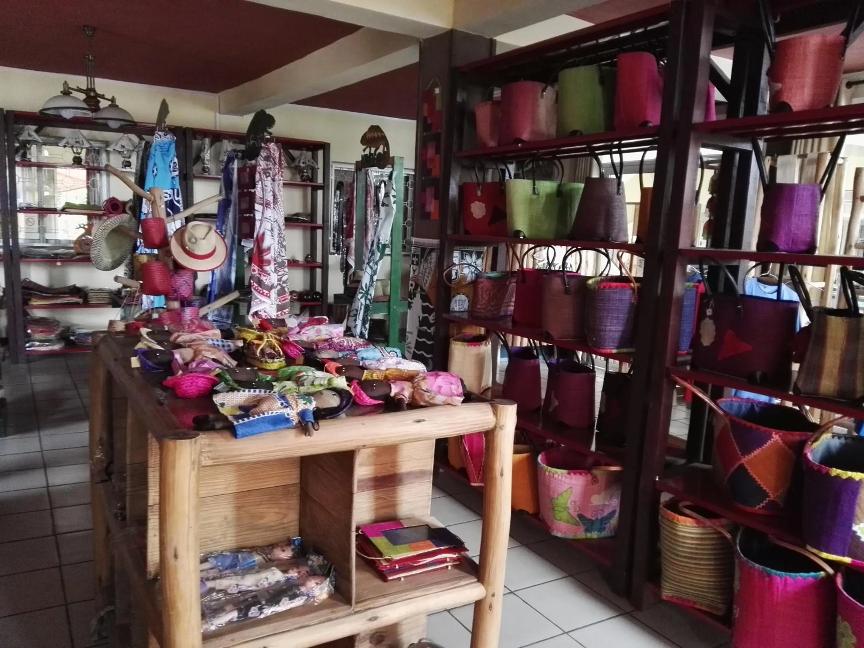 On-site shops in Hôtel - Appartement meublé " LES FLOTS BLEU "