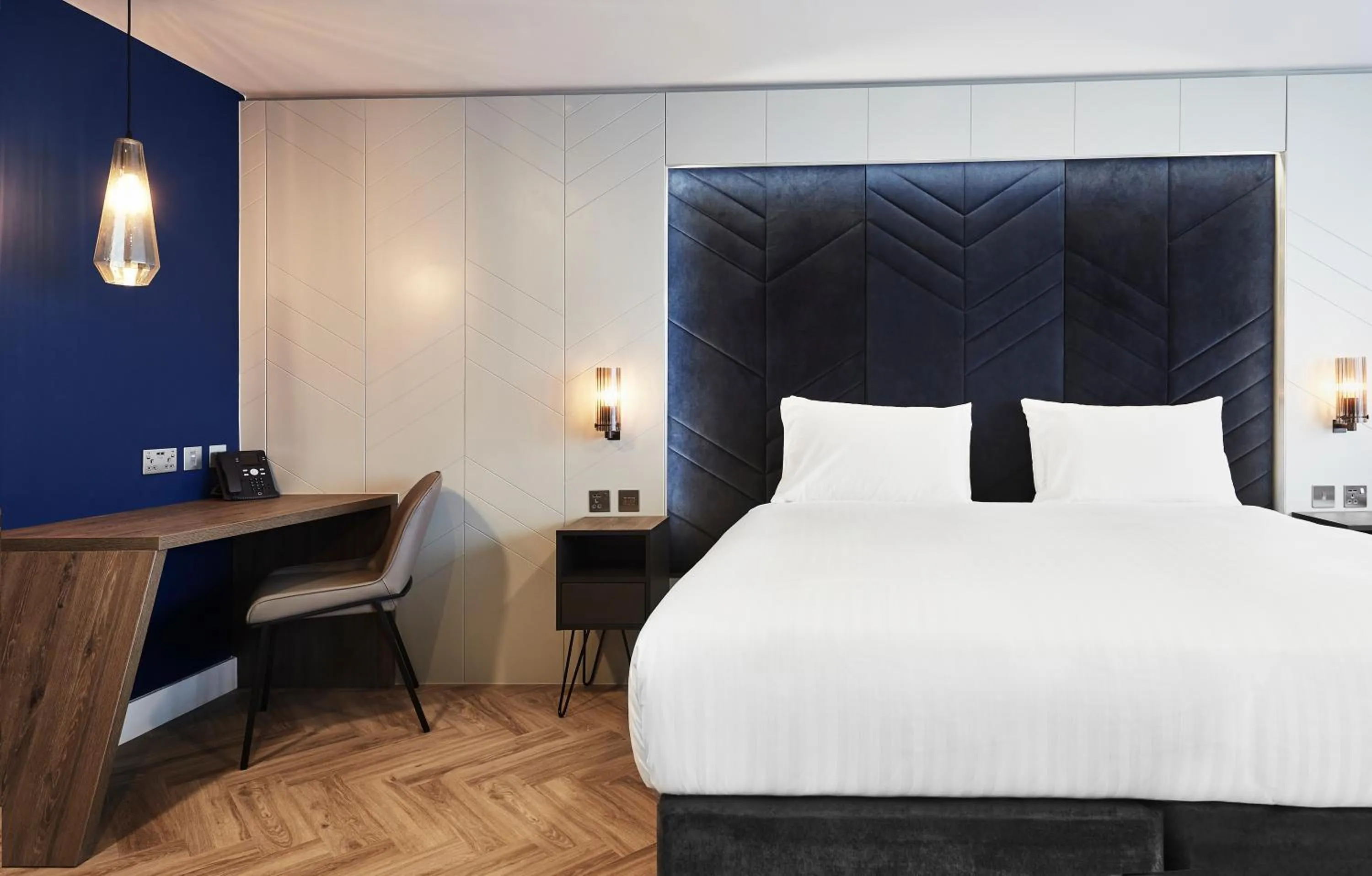 Bedroom, Bed in Roomzzz Newcastle City