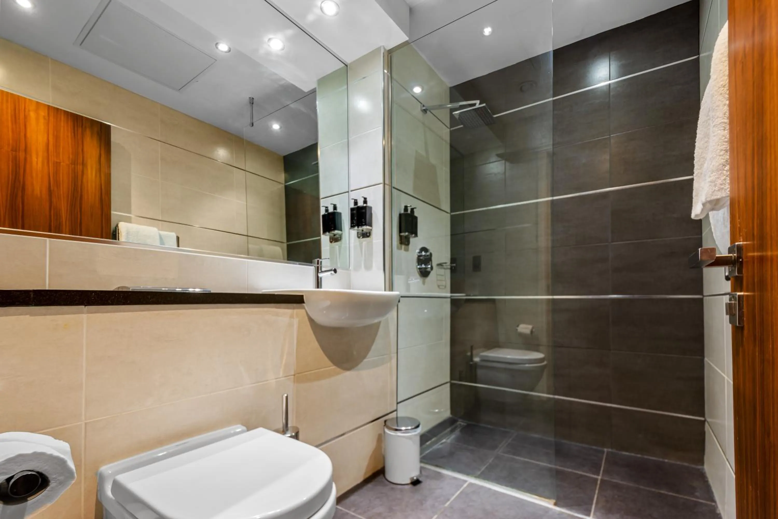 Bathroom in Roomzzz Newcastle City