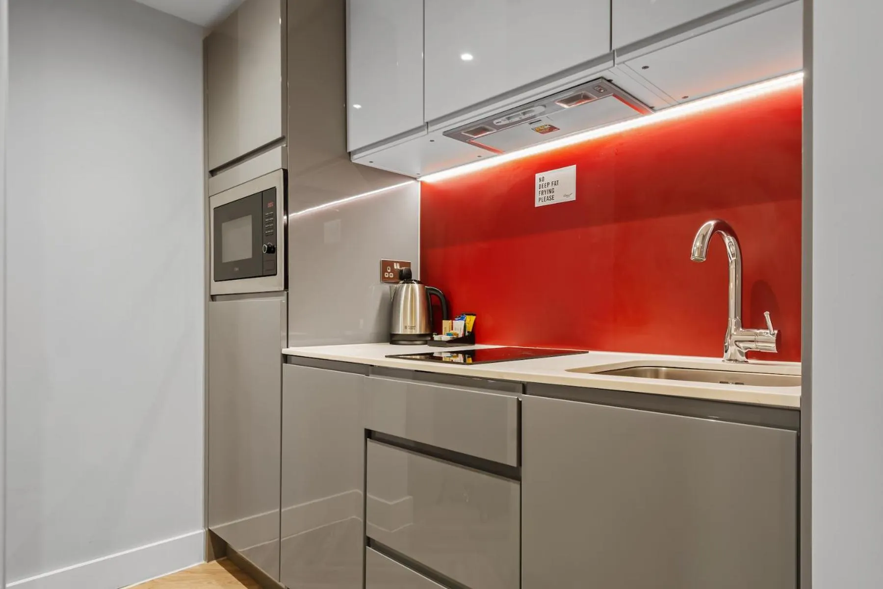 Kitchen or kitchenette in Roomzzz Newcastle City