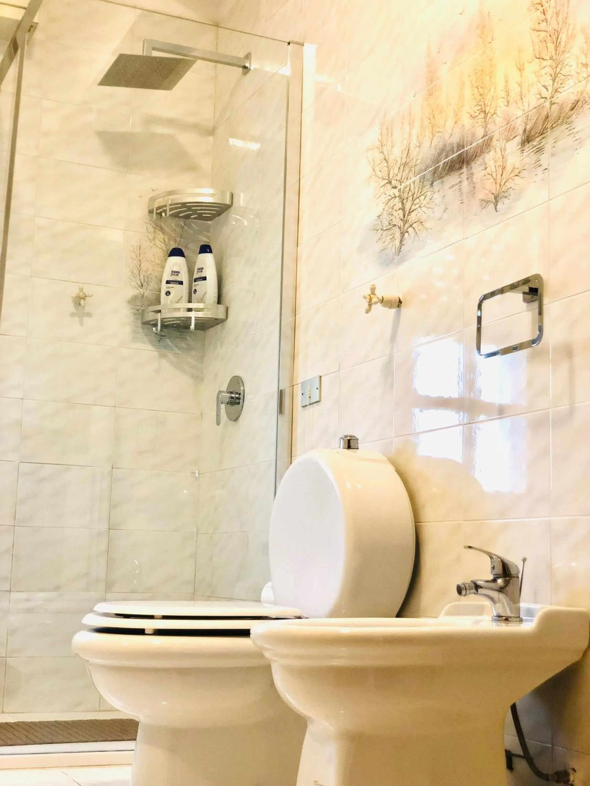 Shower in La Madonnina