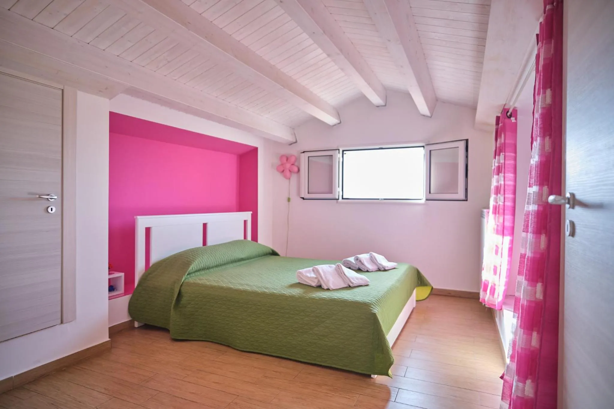 Bedroom, Bed in Villa Sicilia