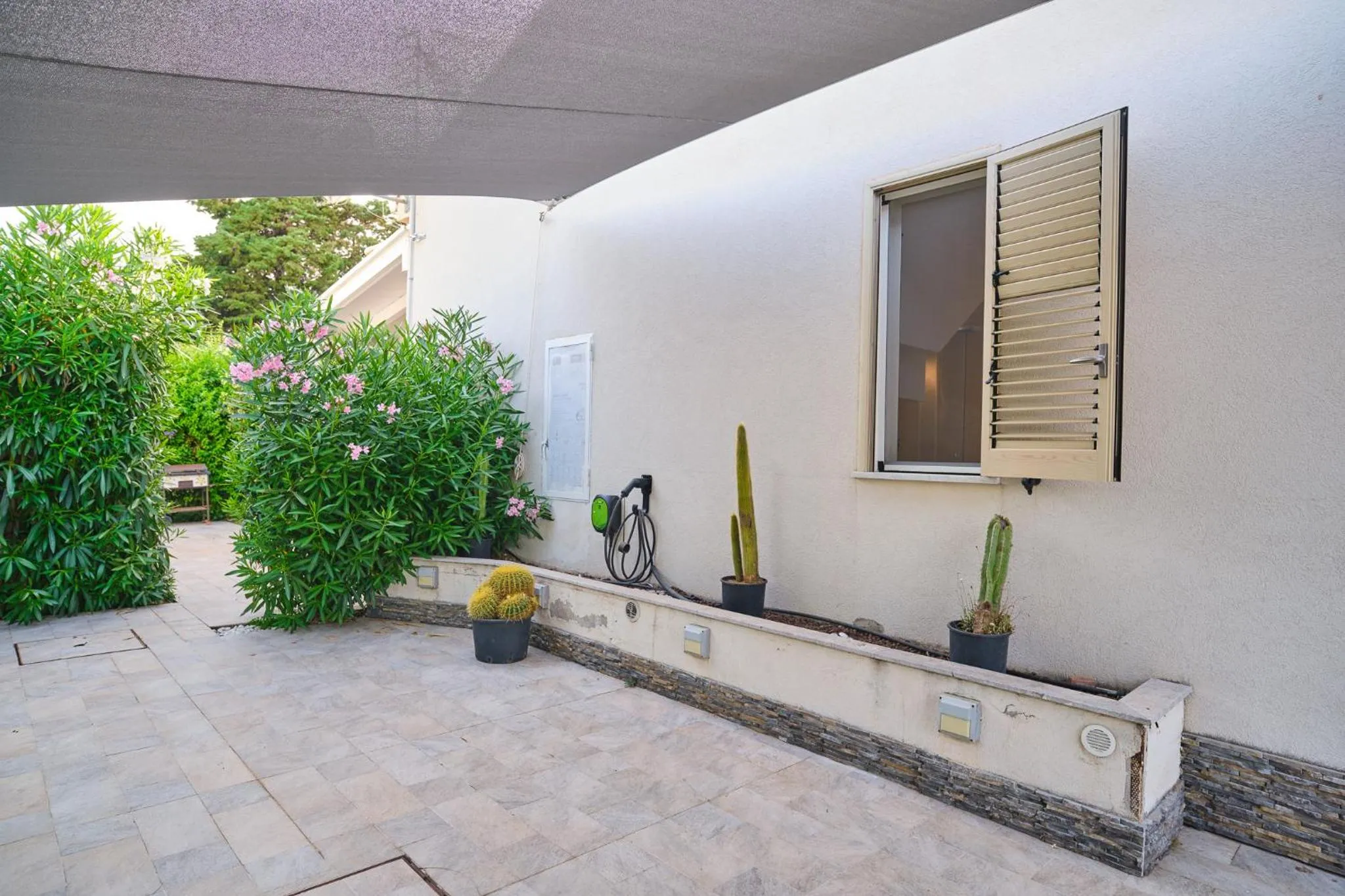 Property building in Villa Sicilia