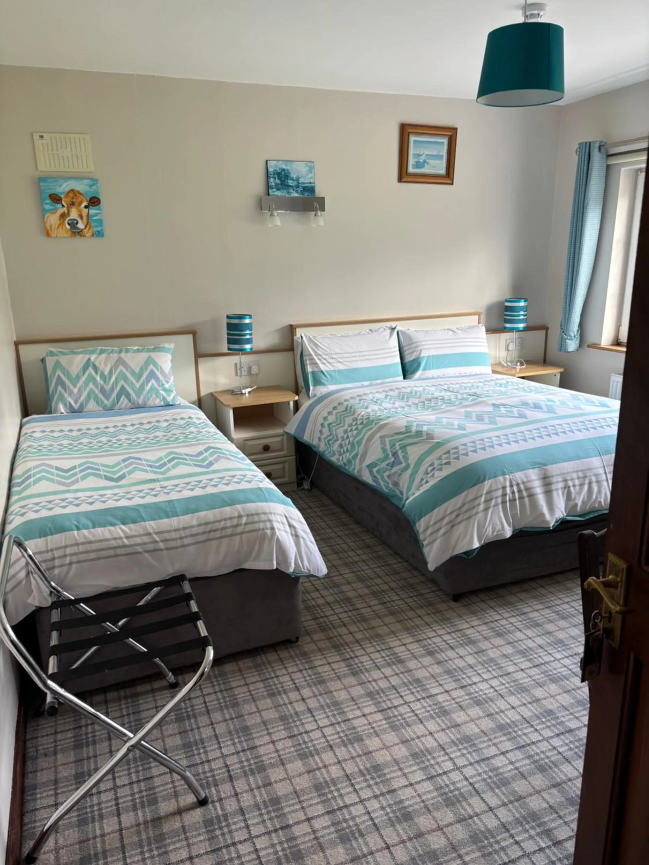 Photo of the whole room, Bed in Ballindrum Farm B&B