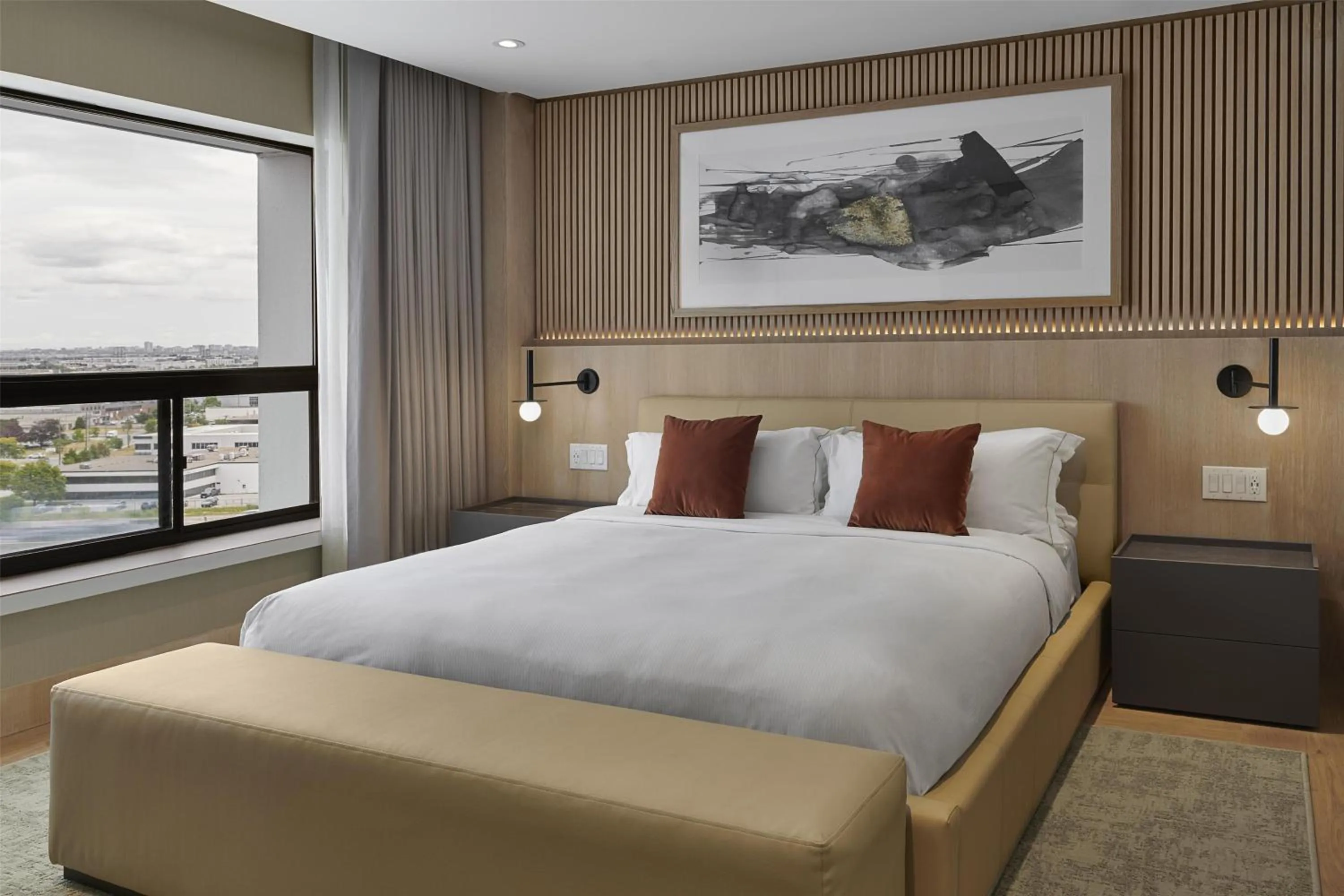 Bed in Hilton Toronto Airport Hotel & Suites