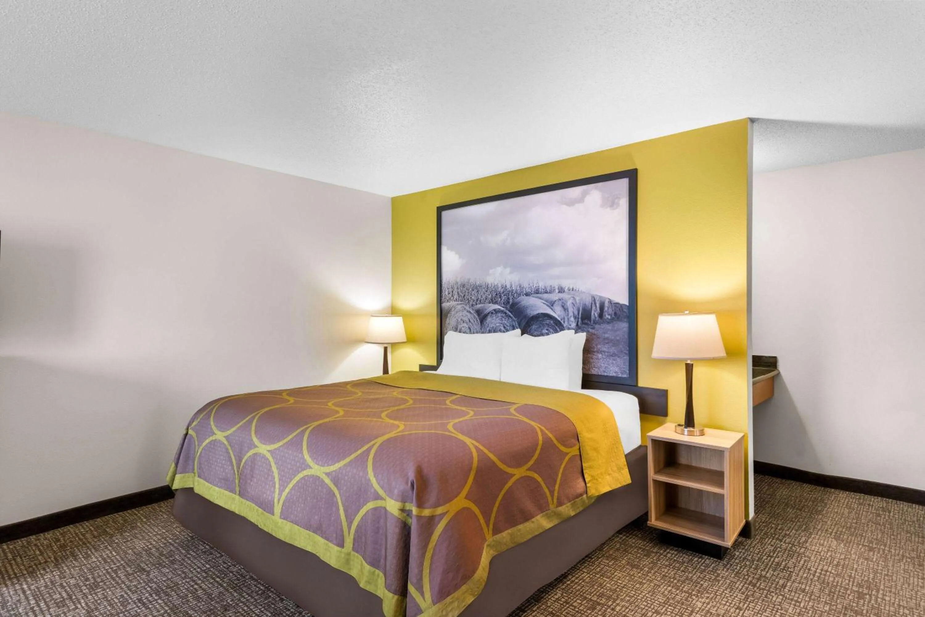 Photo of the whole room in Super 8 by Wyndham Oelwein