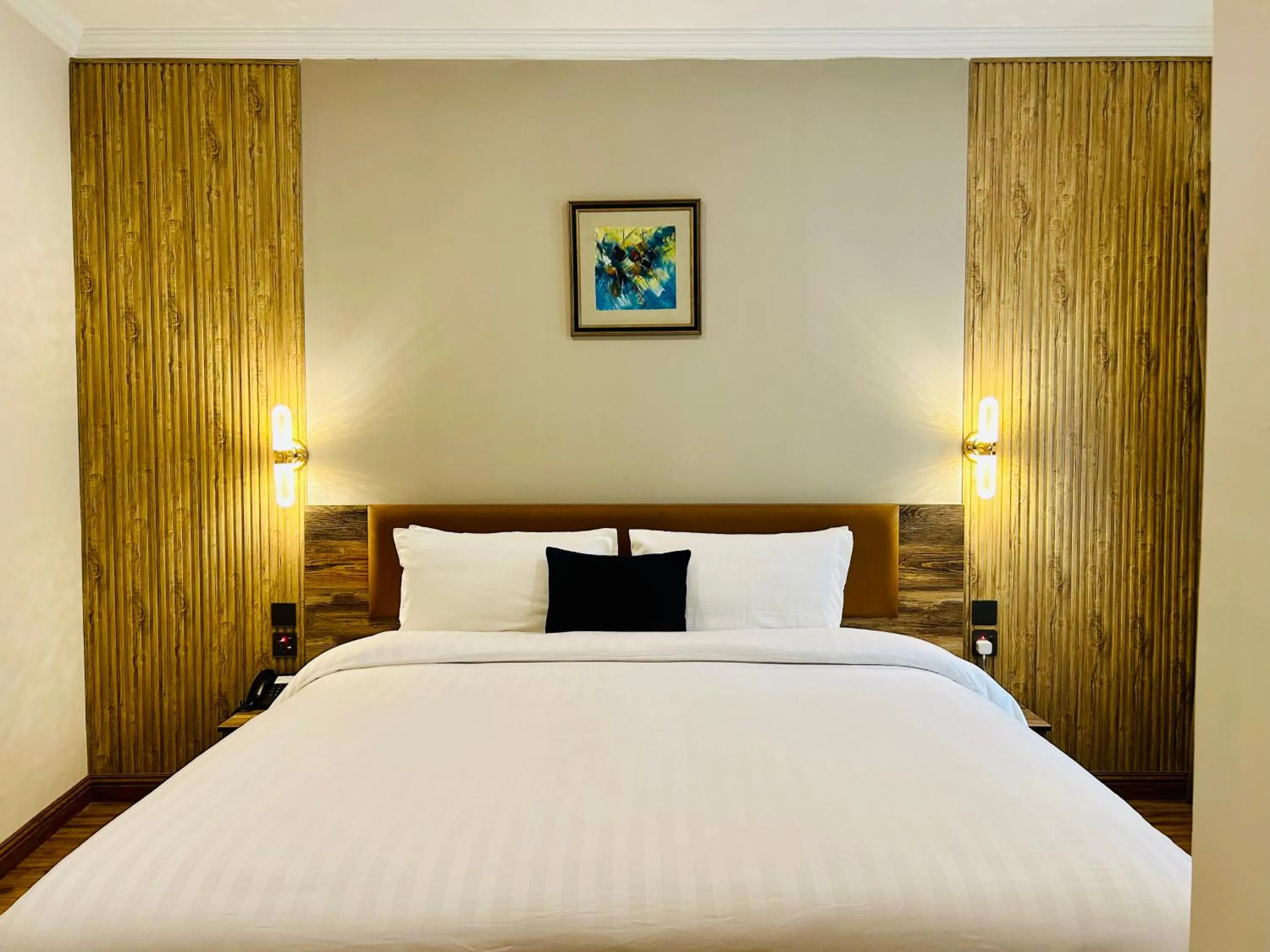 Bed in Hotel One The Mall, Lahore