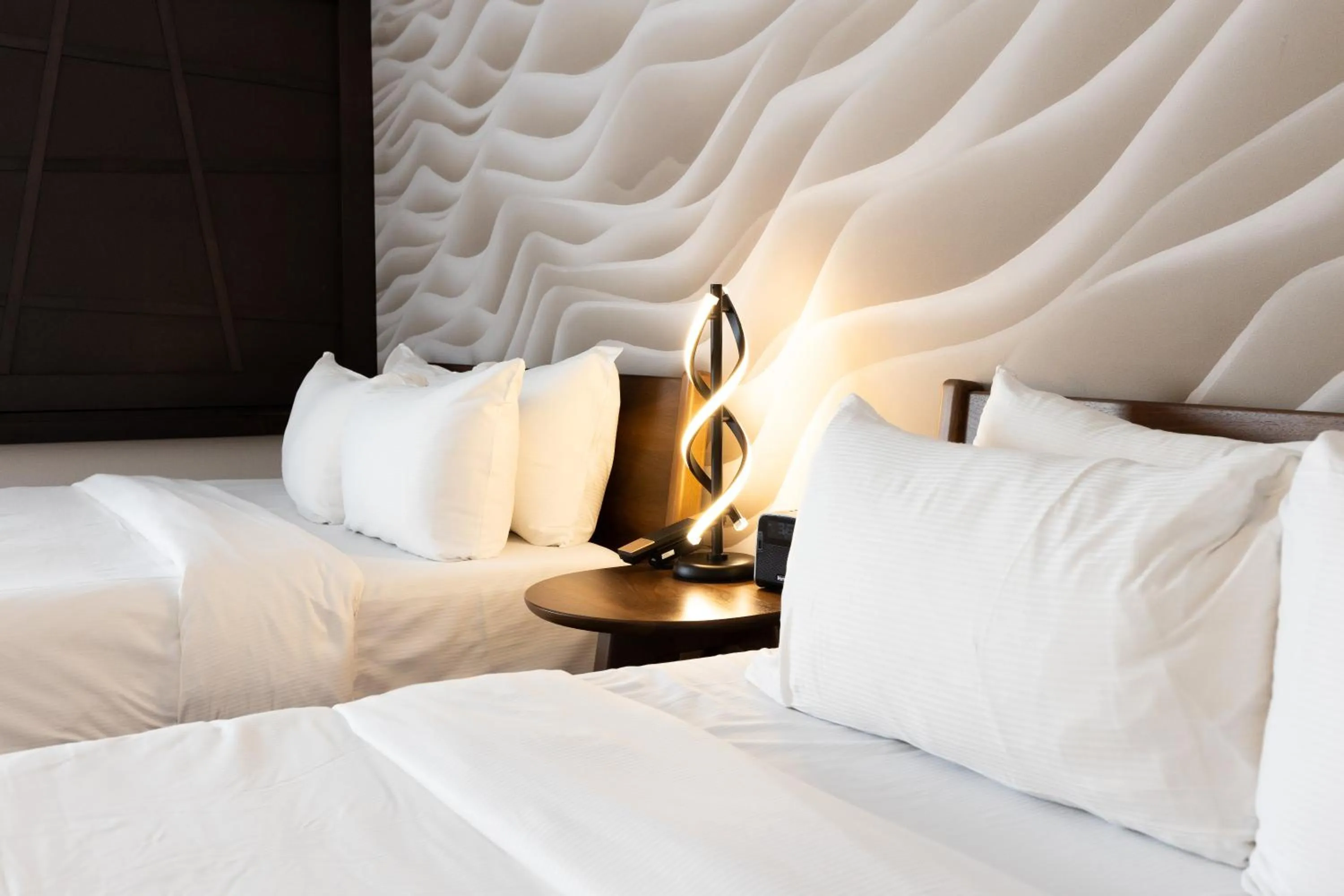 Bedroom, Bed in Hotel Ruby Foo's