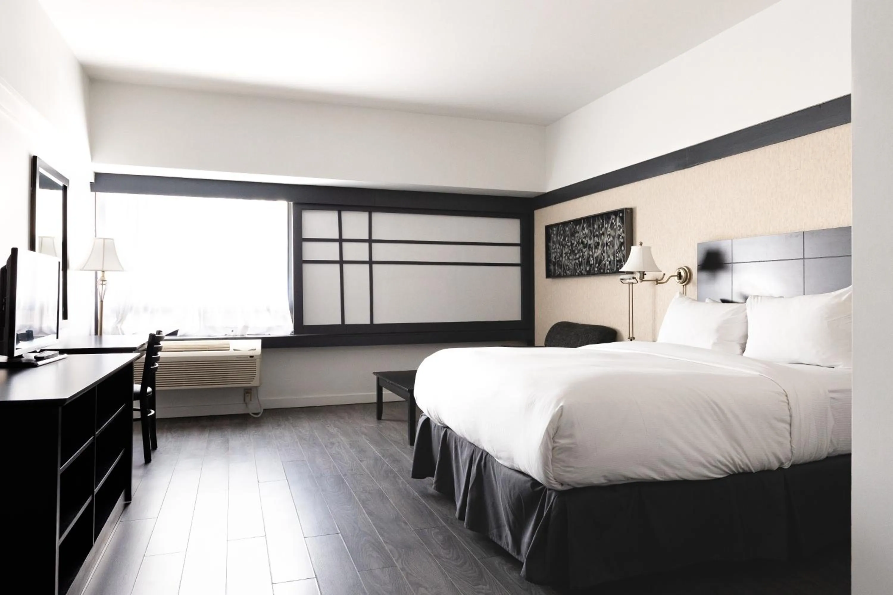 Bedroom, Bed in Hotel Ruby Foo's