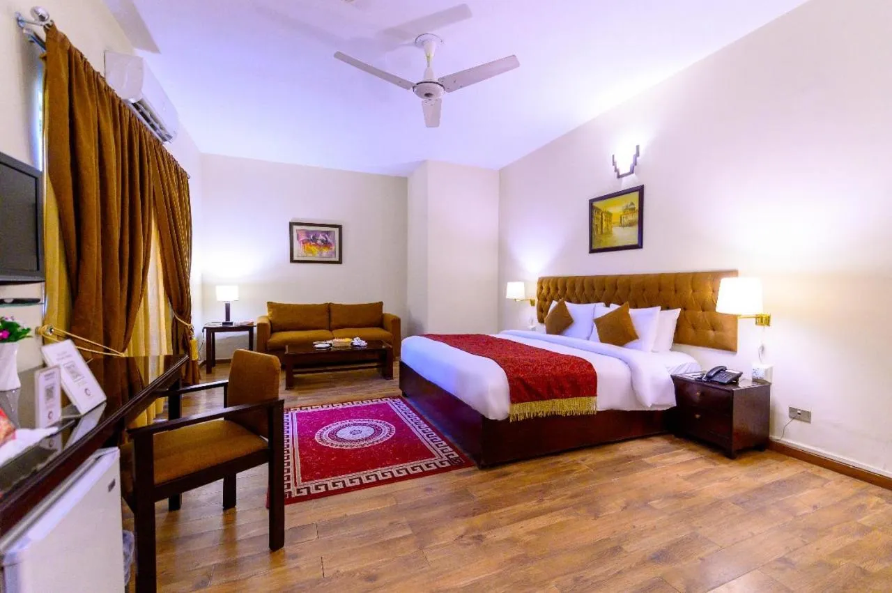 Bedroom, Bed in Hotel One Bahawalpur