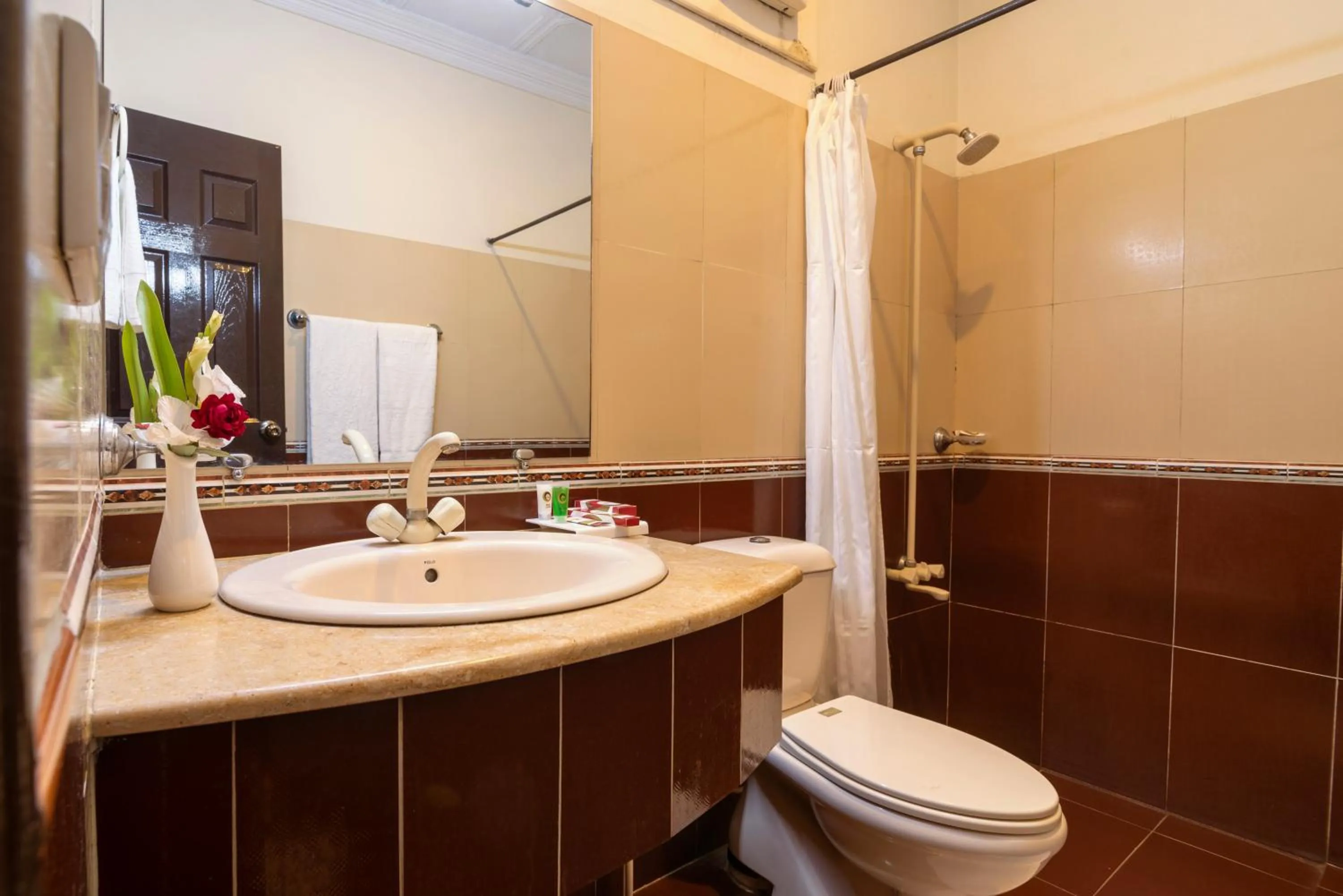 Bathroom in Hotel One Lalazar Multan