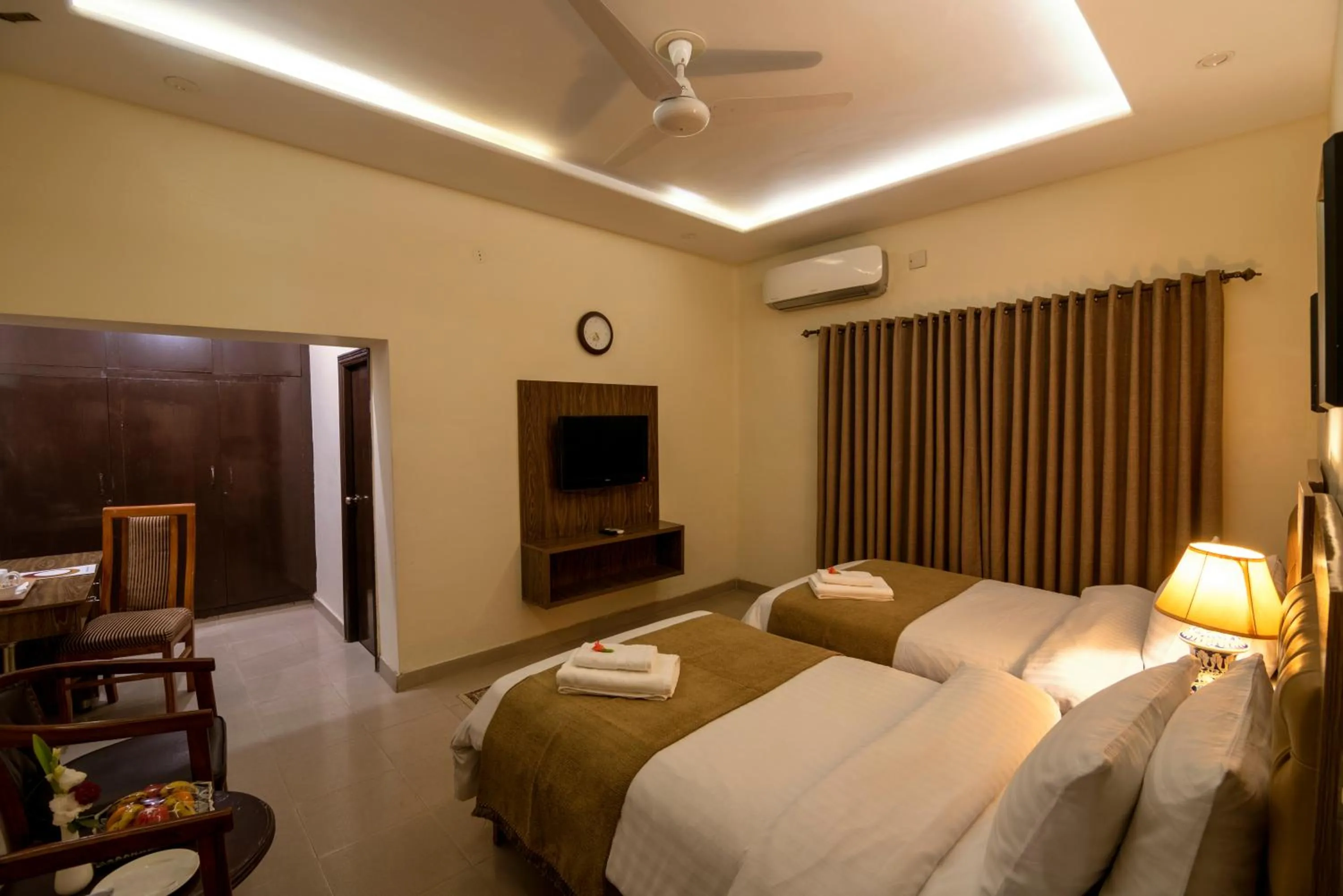 Photo of the whole room, Bed in Hotel One Lalazar Multan