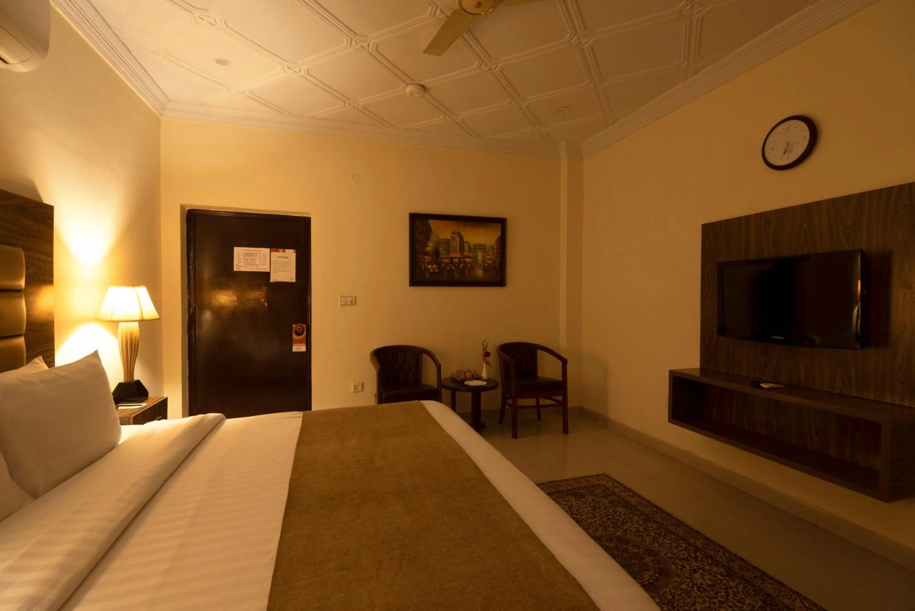 Photo of the whole room, Bed in Hotel One Lalazar Multan