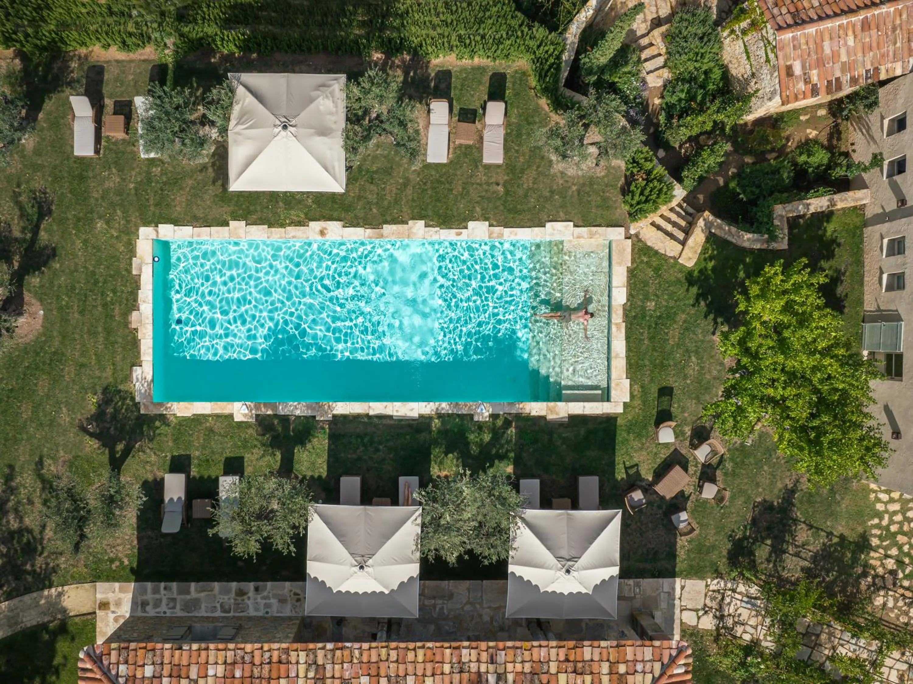 Pool view in Château de Berne