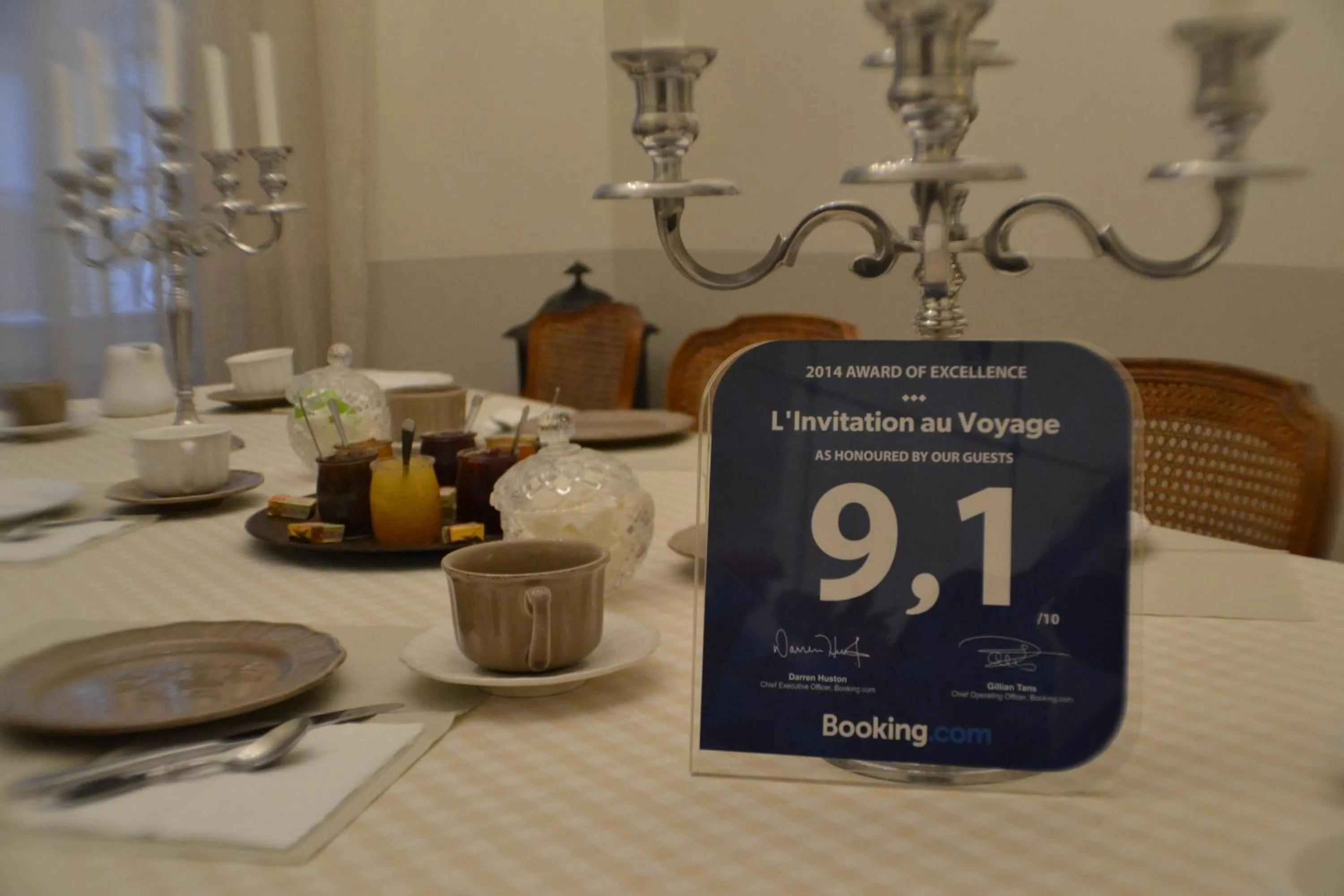 Restaurant/places to eat in L'Invitation au Voyage