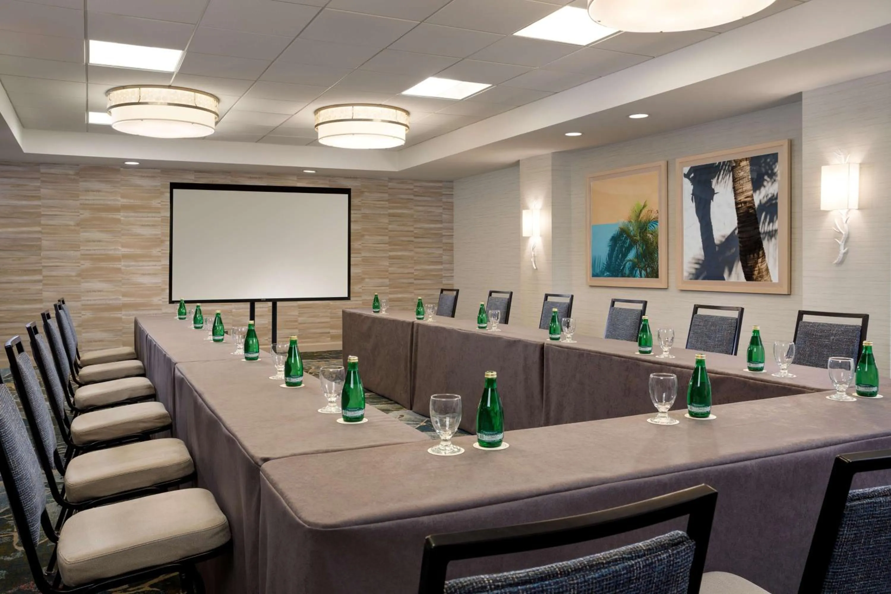 Meeting/conference room in DoubleTree Suites by Hilton Orlando at Disney Springs