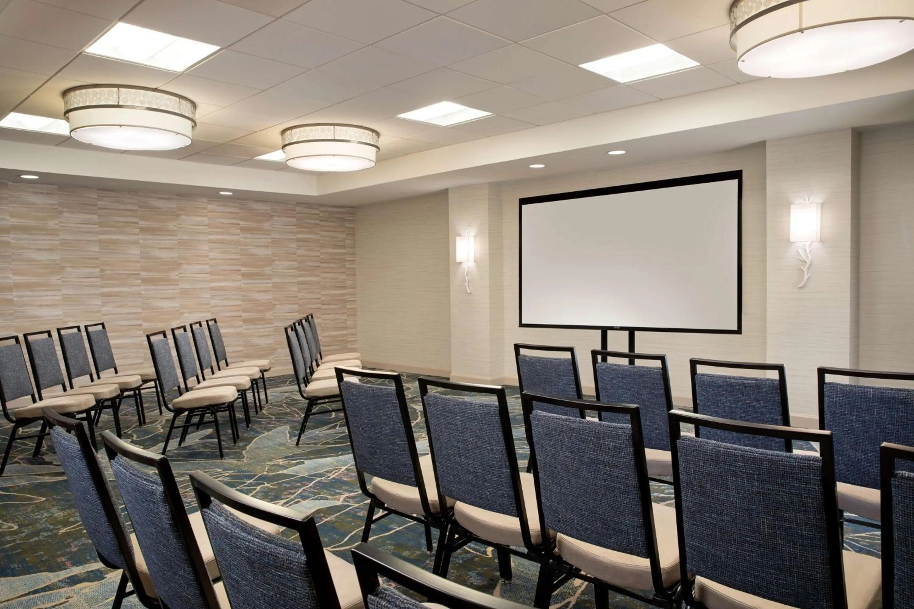 Meeting/conference room in DoubleTree Suites by Hilton Orlando at Disney Springs