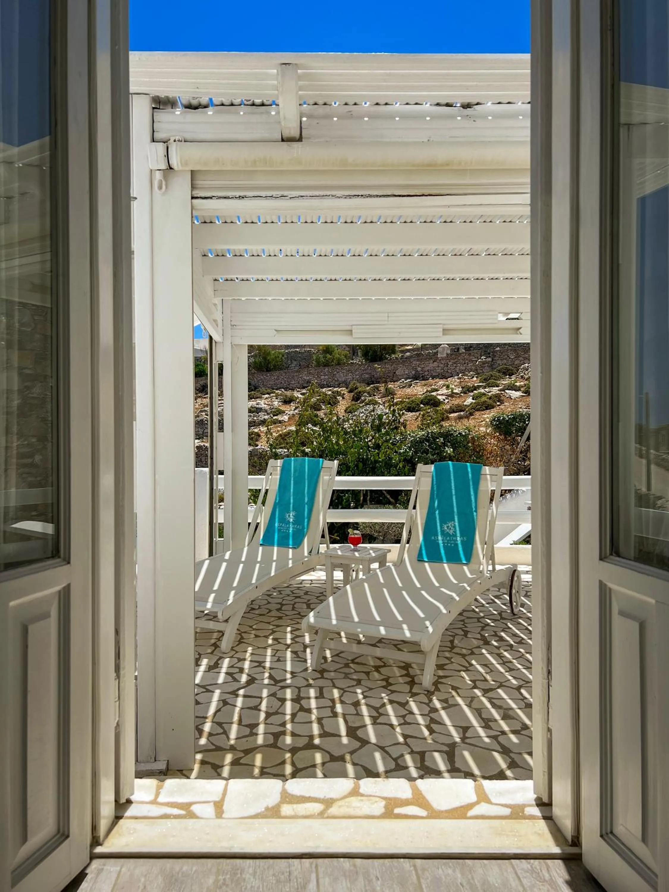 Aspalathras White Hotel