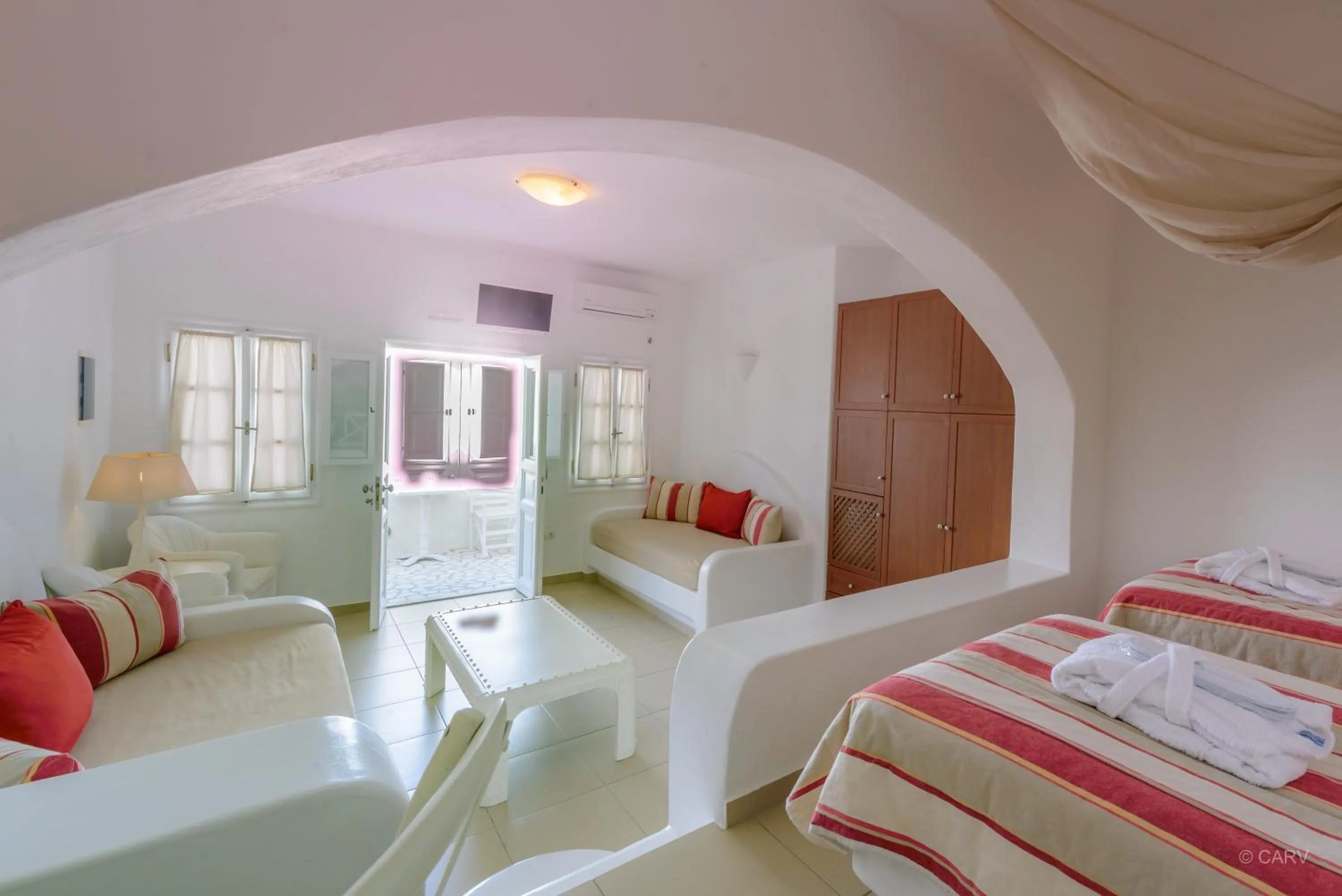 Photo of the whole room in Aspalathras White Hotel