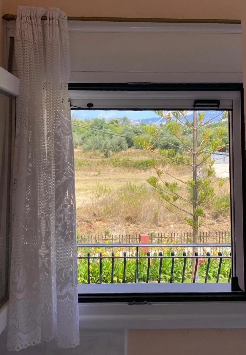 Spring in Paradise Studios