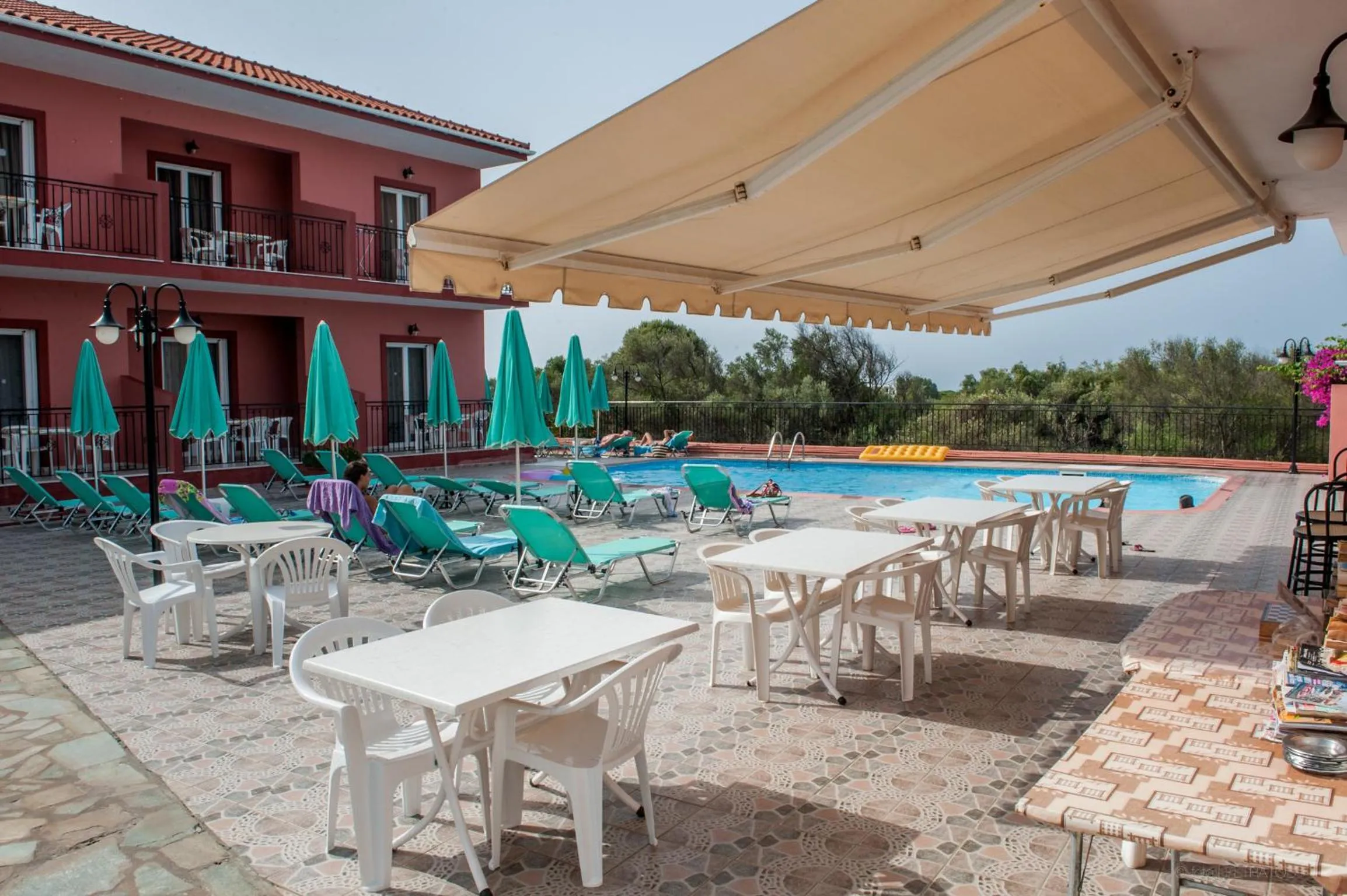 Food and drinks in Paradise Studios