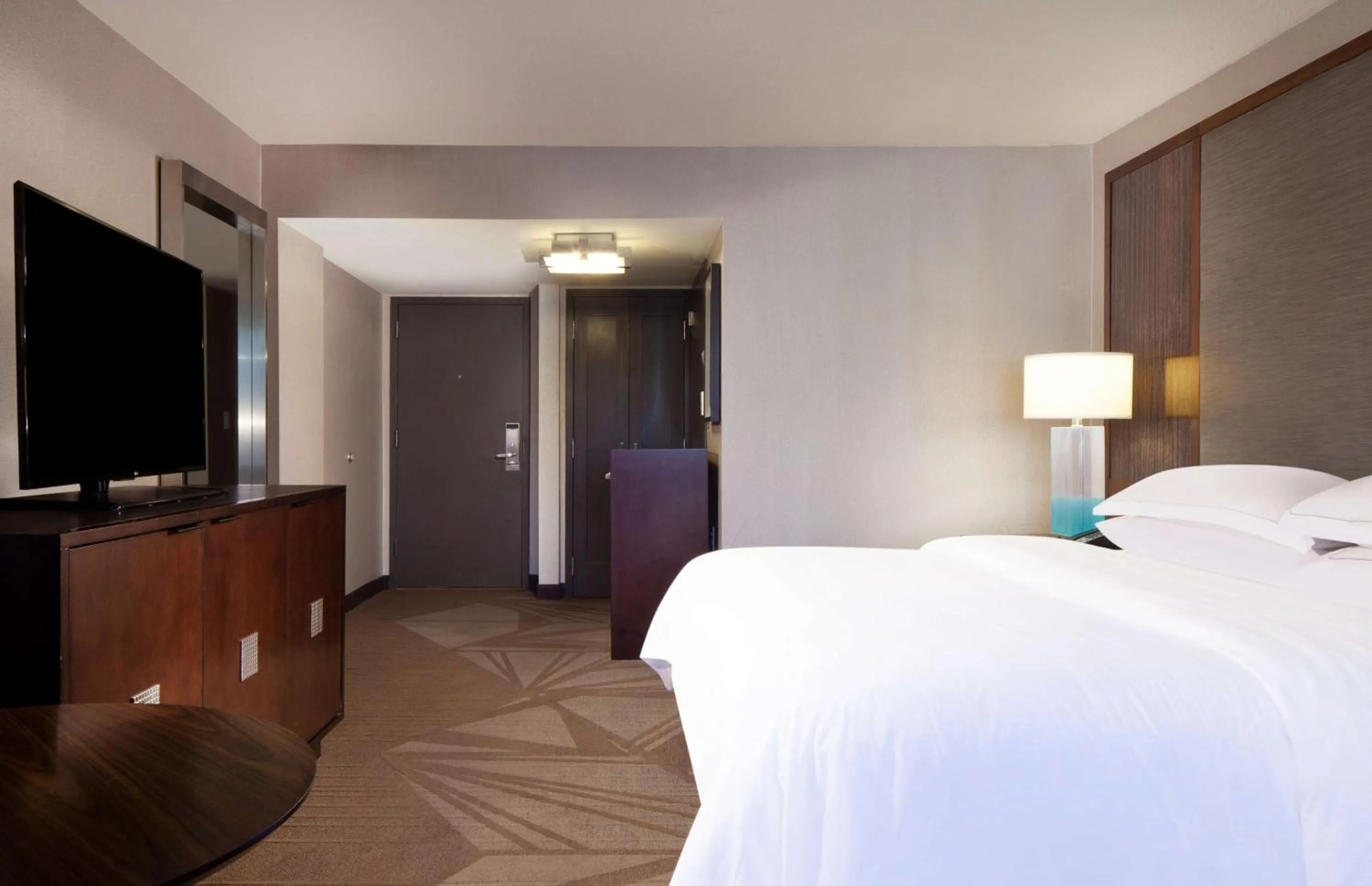 Bedroom, Bed in Hilton Parsippany