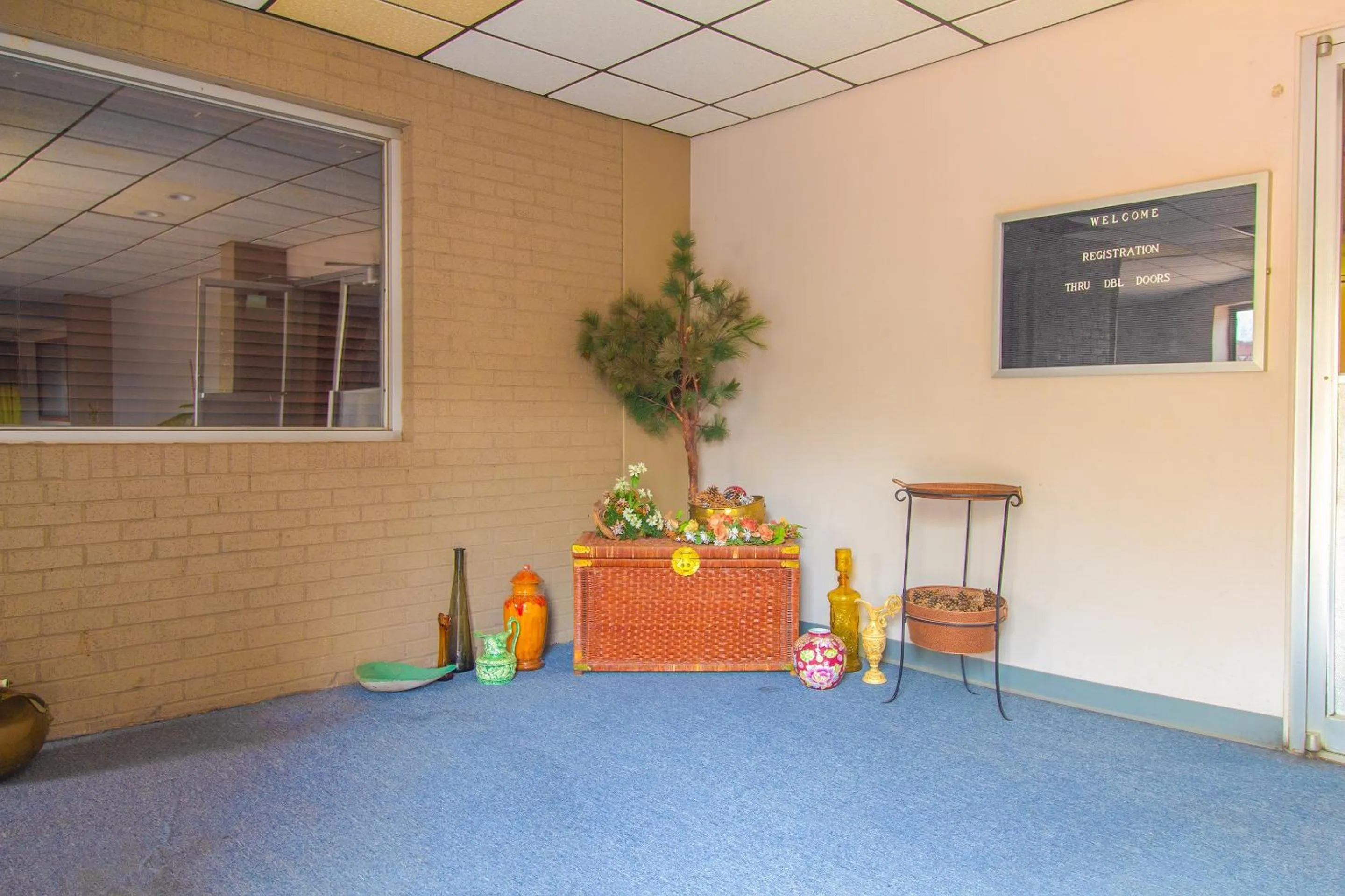 Lobby or reception in HomeTown Inn By OYO - Liberal, KS