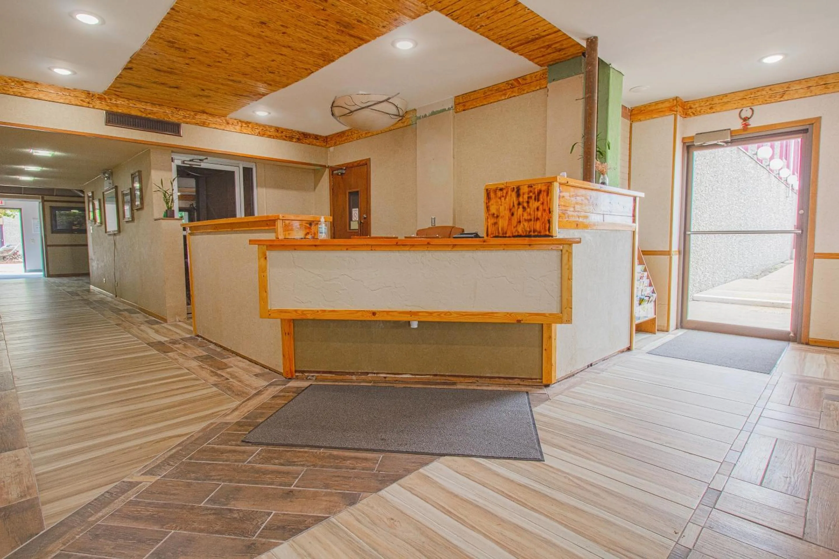 Lobby or reception in HomeTown Inn By OYO - Liberal, KS