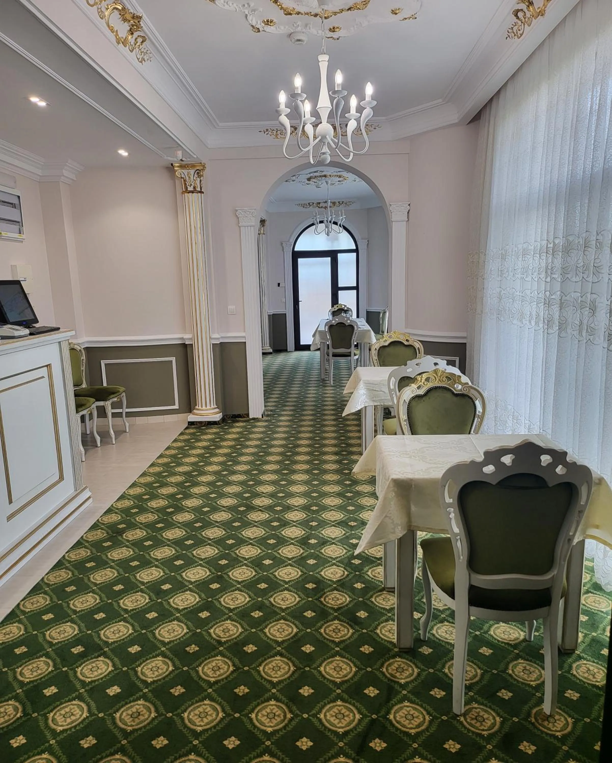 Restaurant/places to eat in Regal Beius