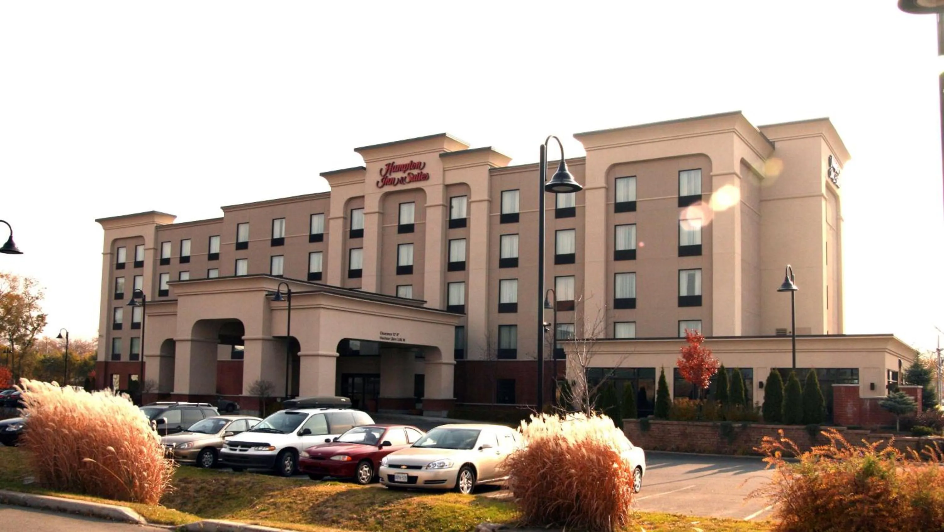 Property building in Hampton Inn & Suites Laval