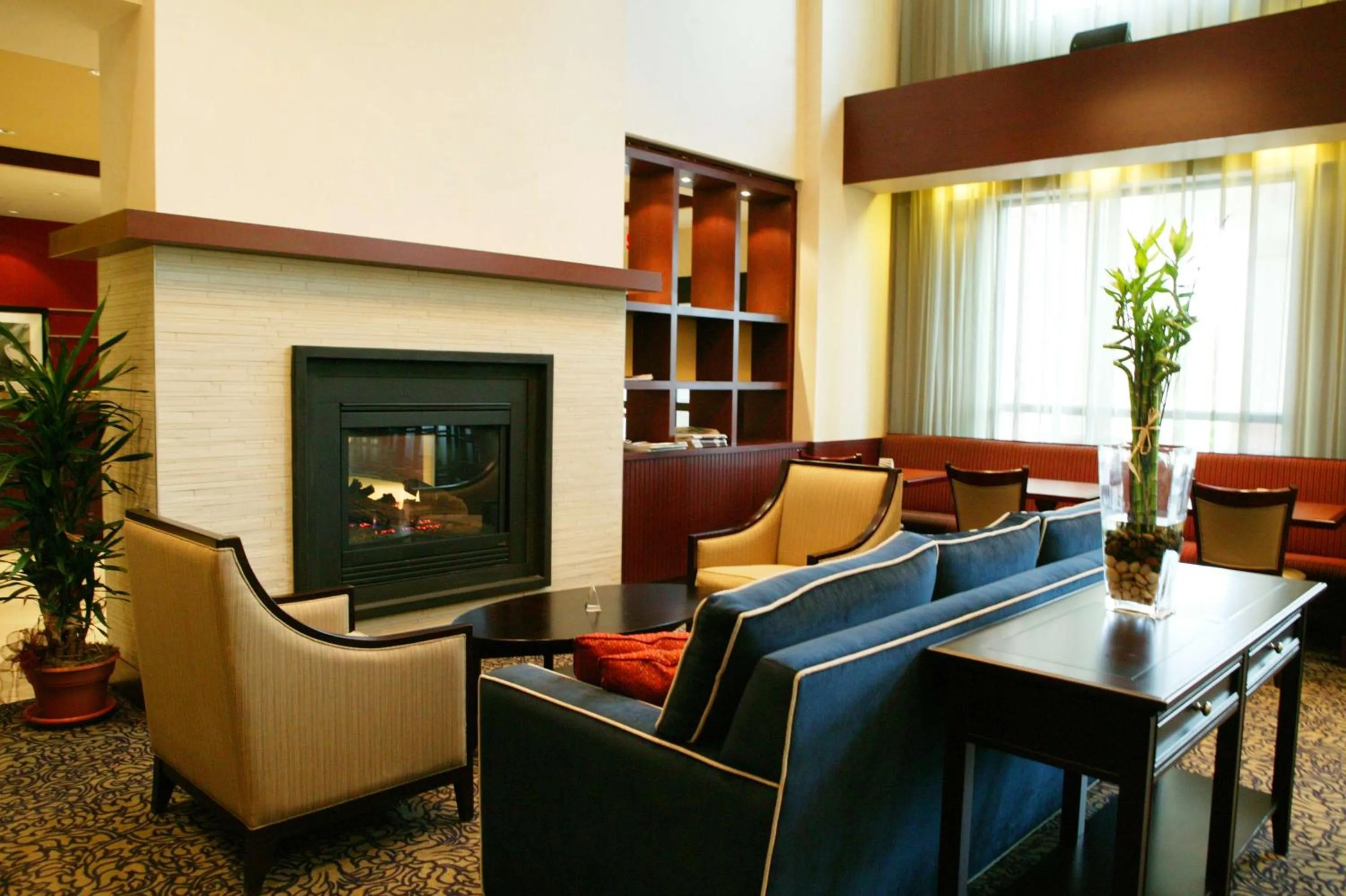 Lobby or reception in Hampton Inn & Suites Laval