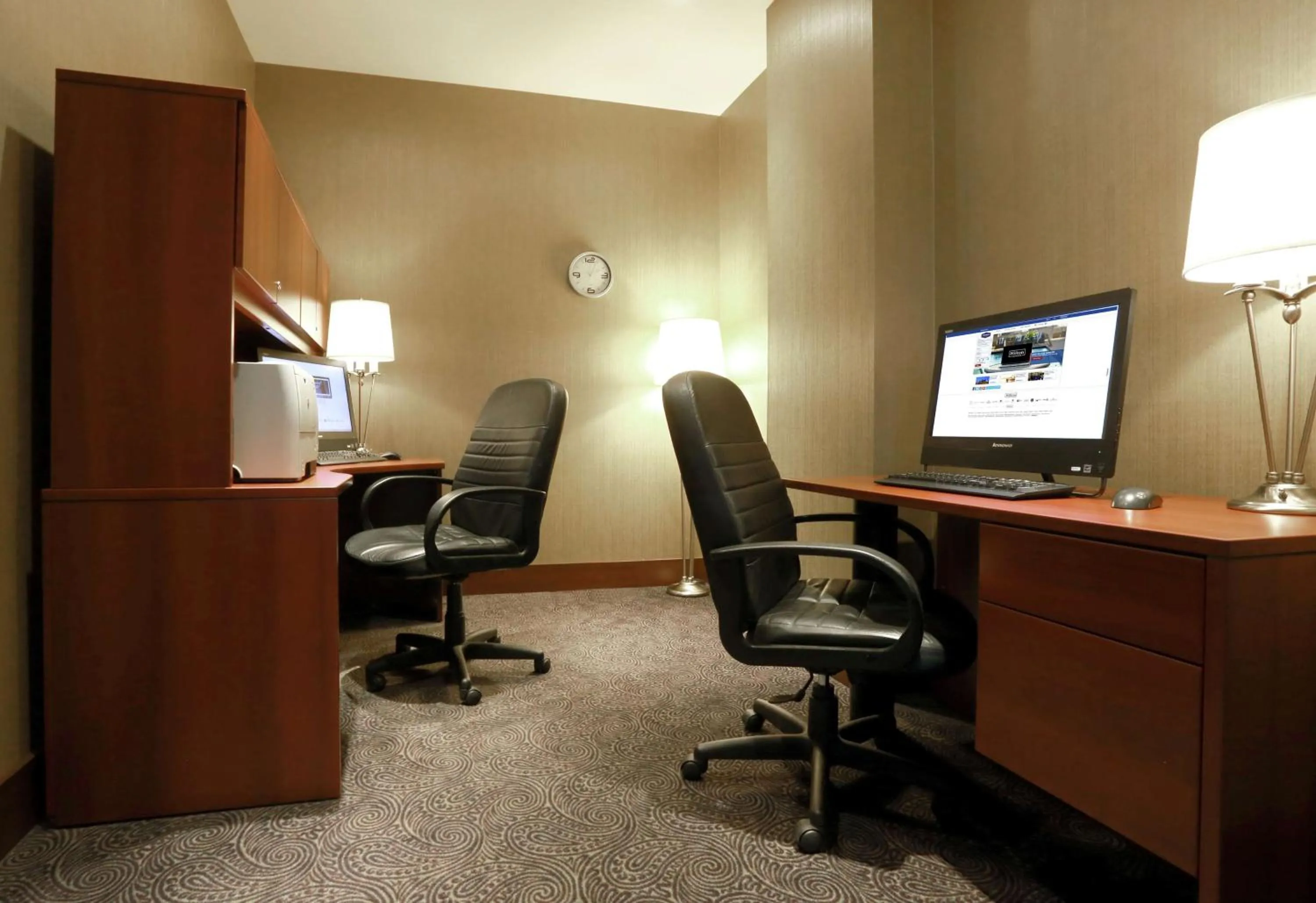 Business facilities in Hampton Inn & Suites Laval