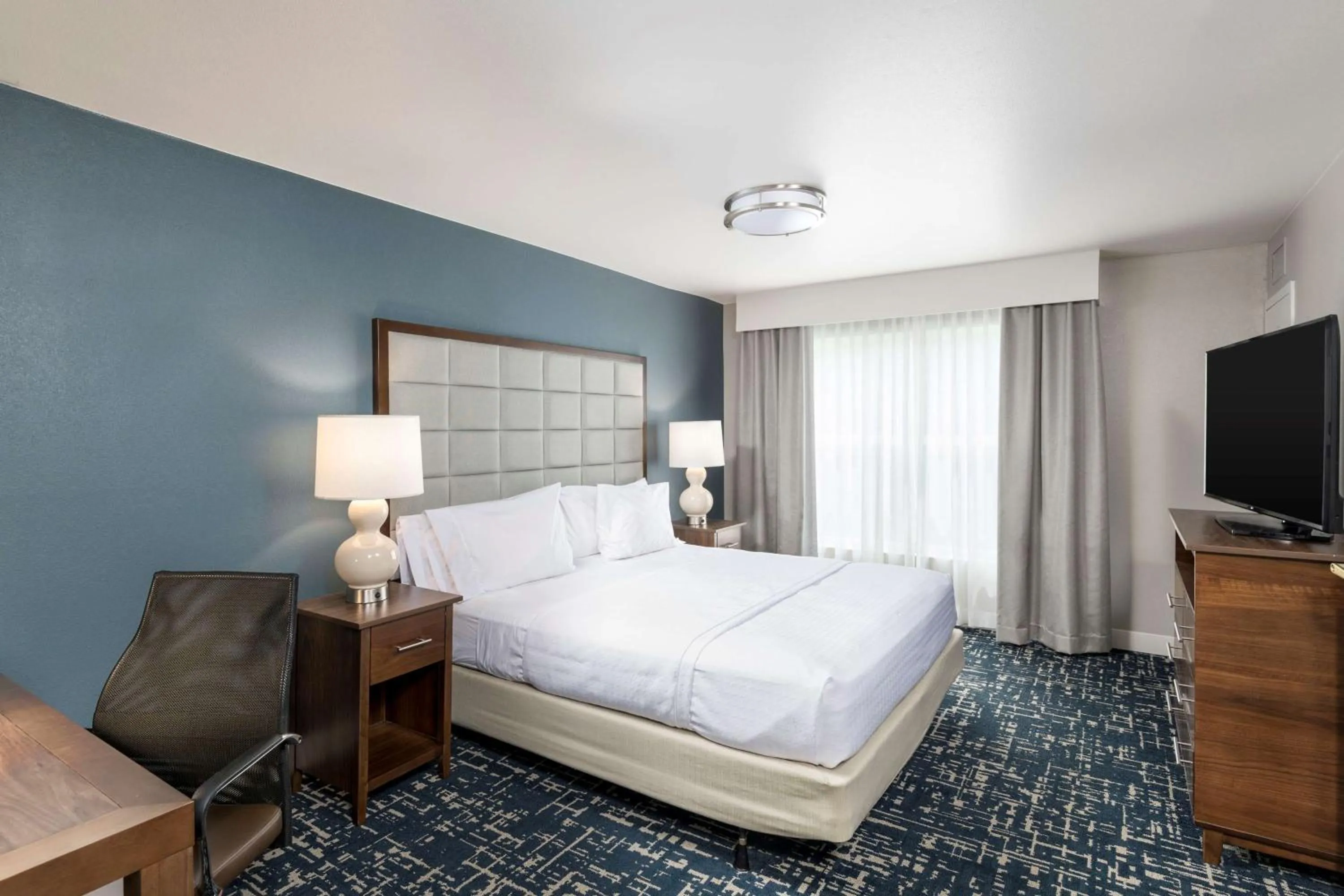 Bed in Homewood Suites by Hilton Mount Laurel