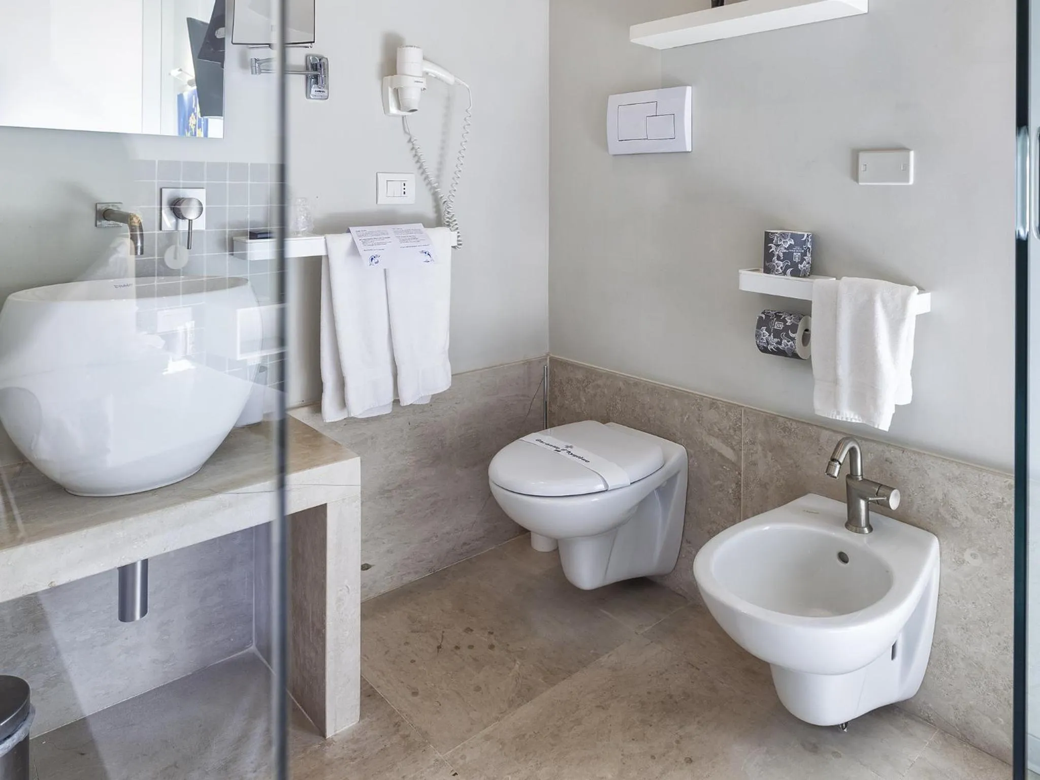 Bathroom in Porta del Tocco Design Rooms