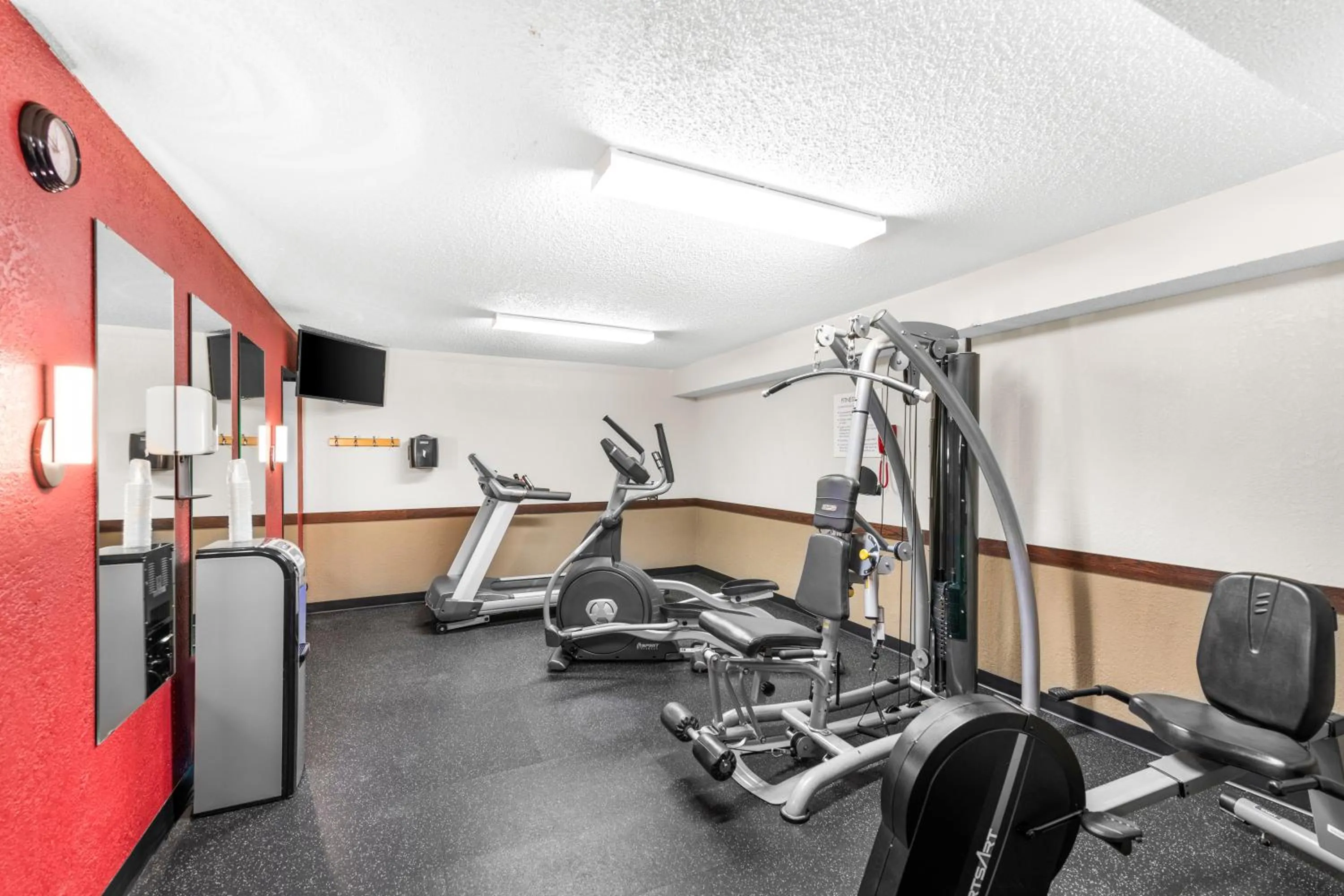 Fitness centre/facilities in Ramada by Wyndham Columbus Hotel & Conference Center