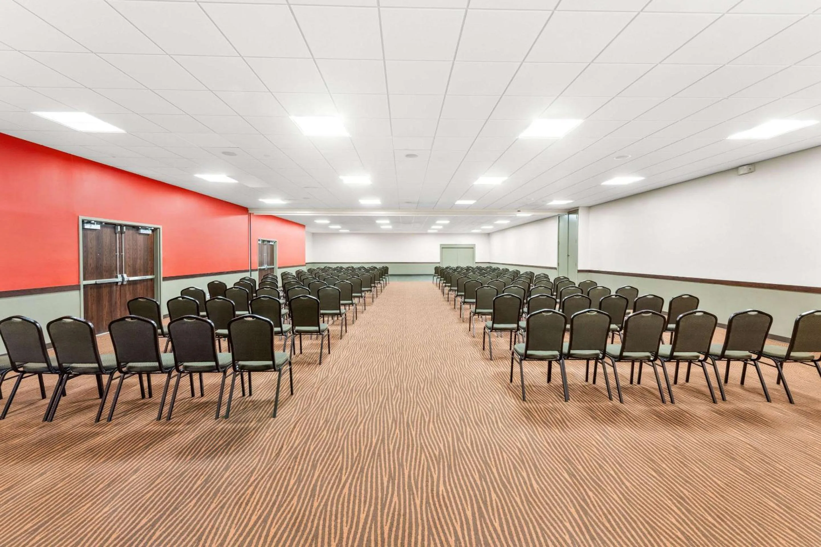 Meeting/conference room in Ramada by Wyndham Columbus Hotel & Conference Center