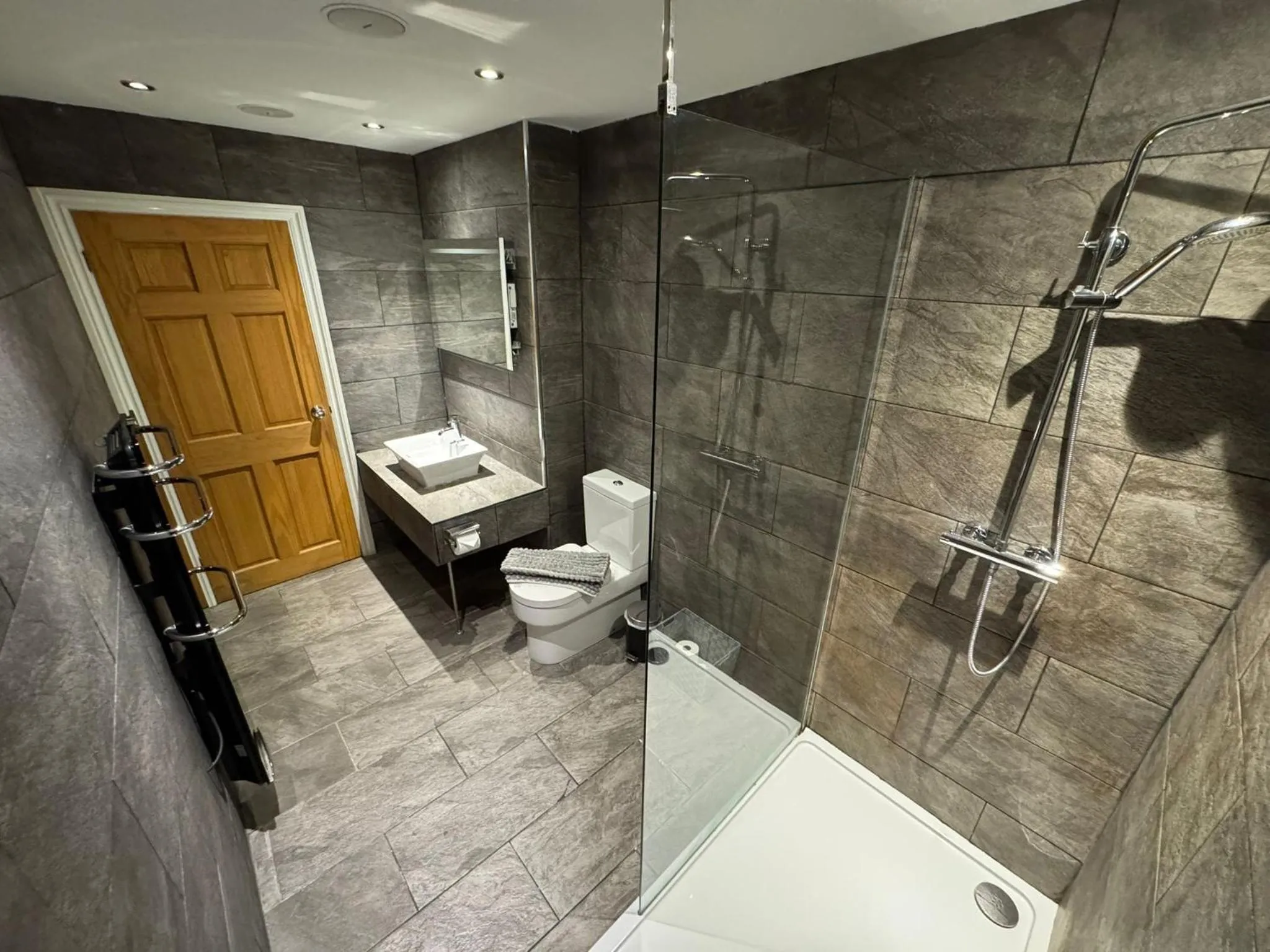 Bathroom in Castle House Holiday Home