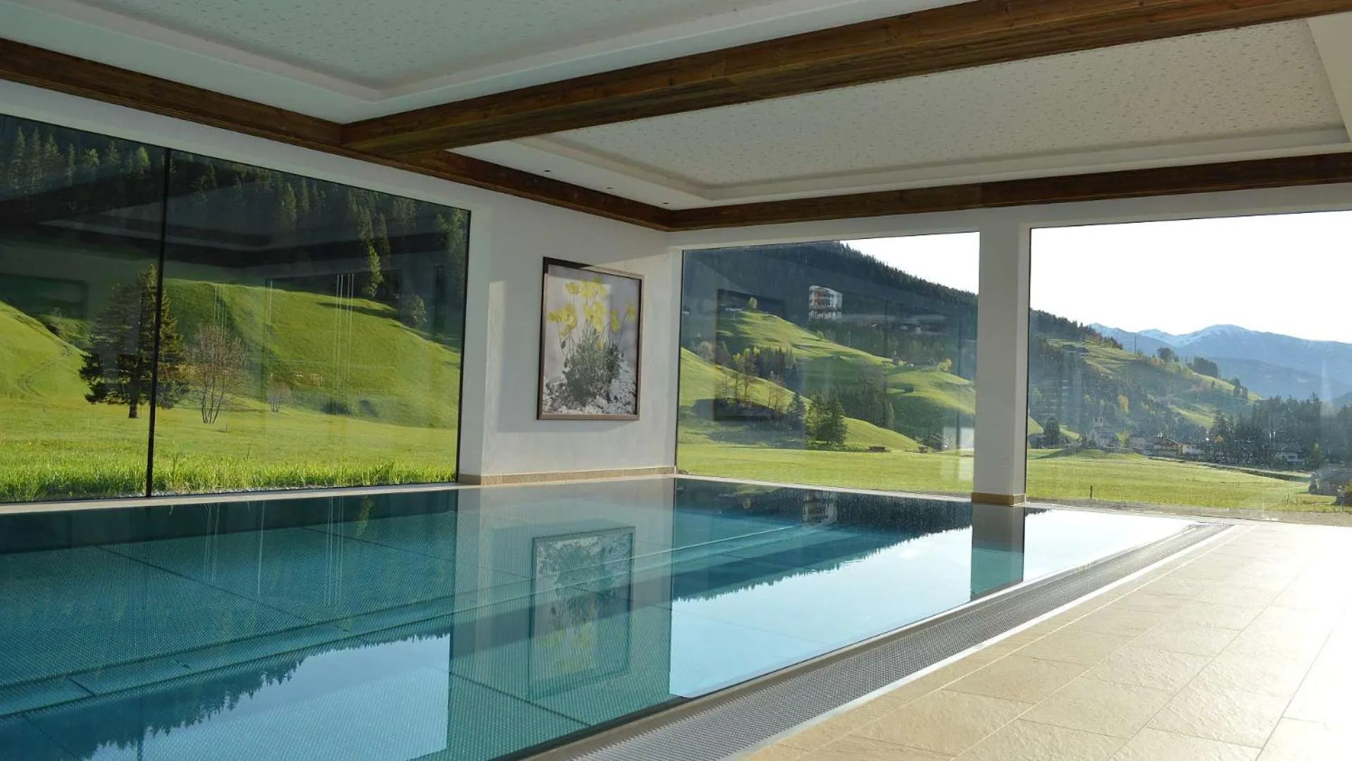 Swimming pool in Hotel Trenker