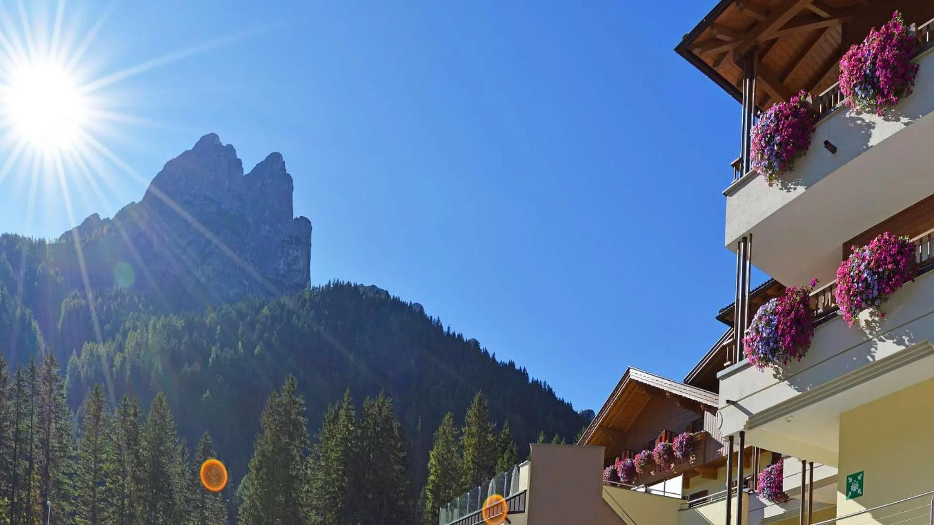 Facade/entrance in Hotel Trenker