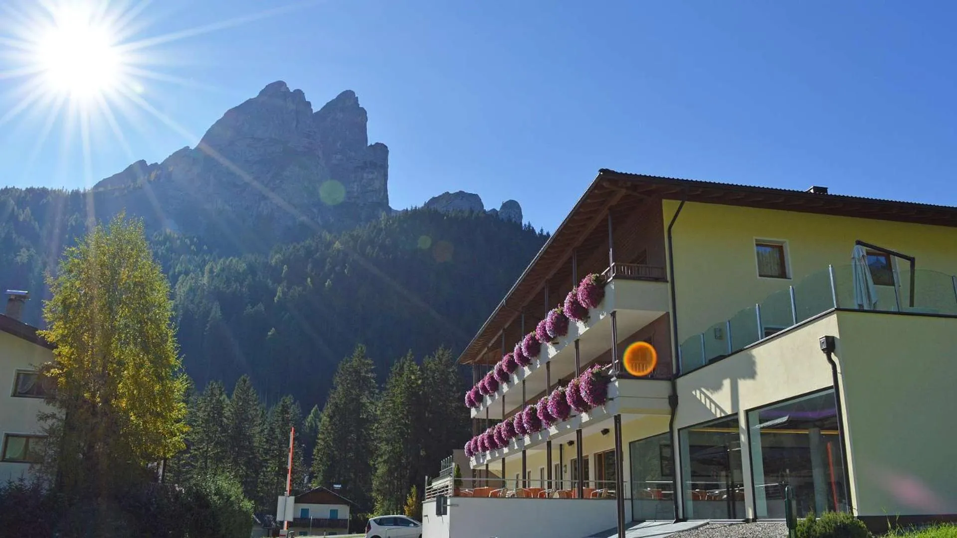 Facade/entrance in Hotel Trenker