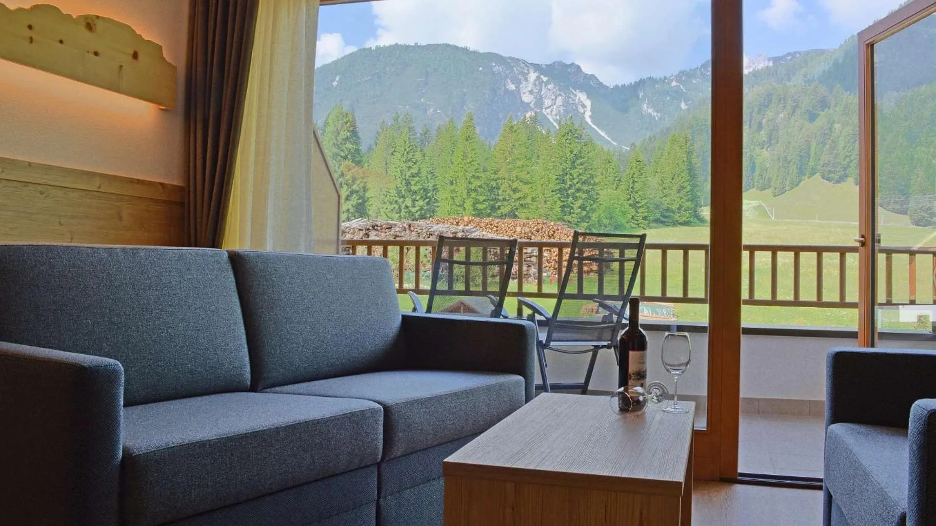 Seating area in Hotel Trenker