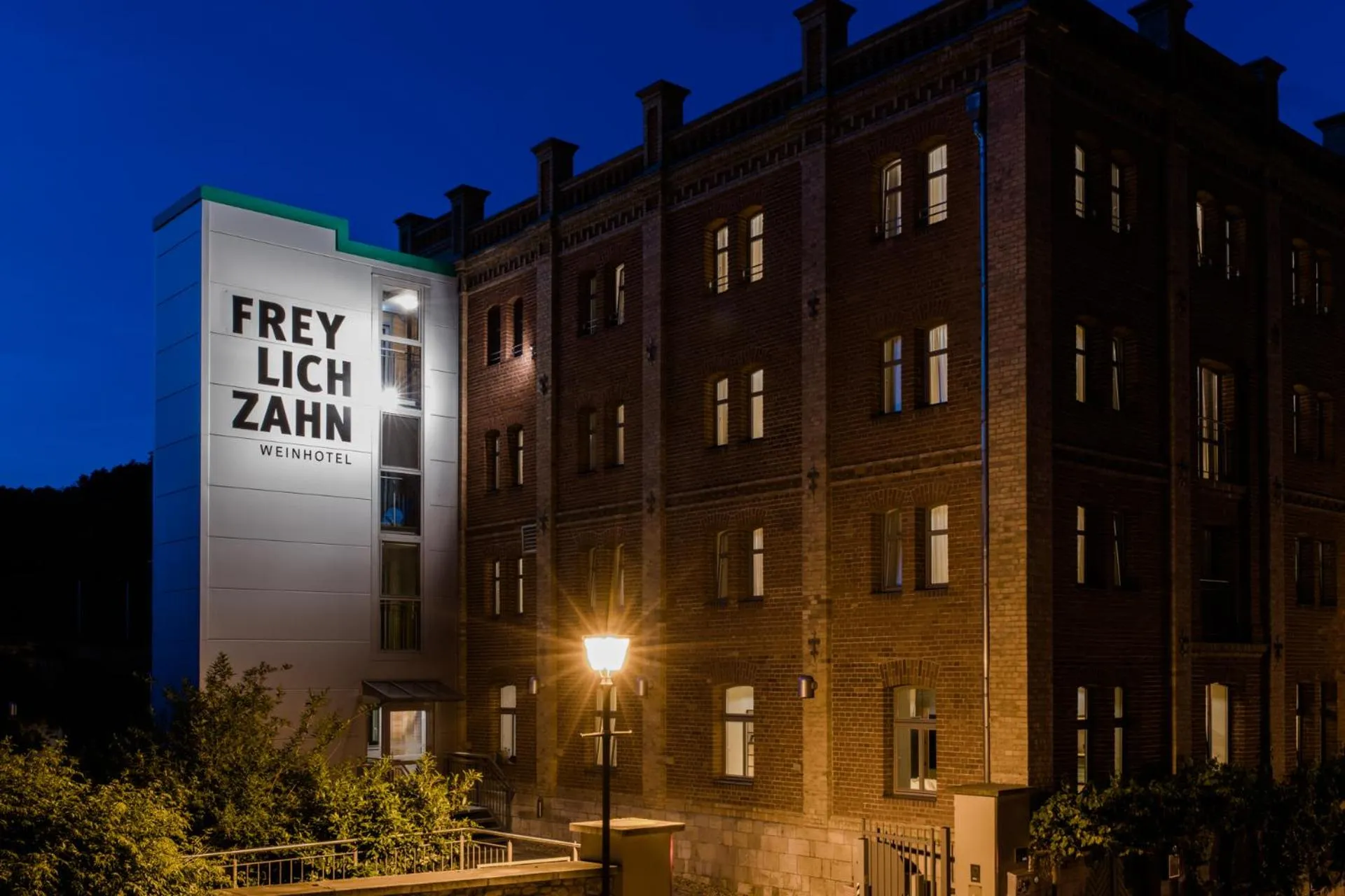 Facade/entrance in Weinhotel Freylich Zahn