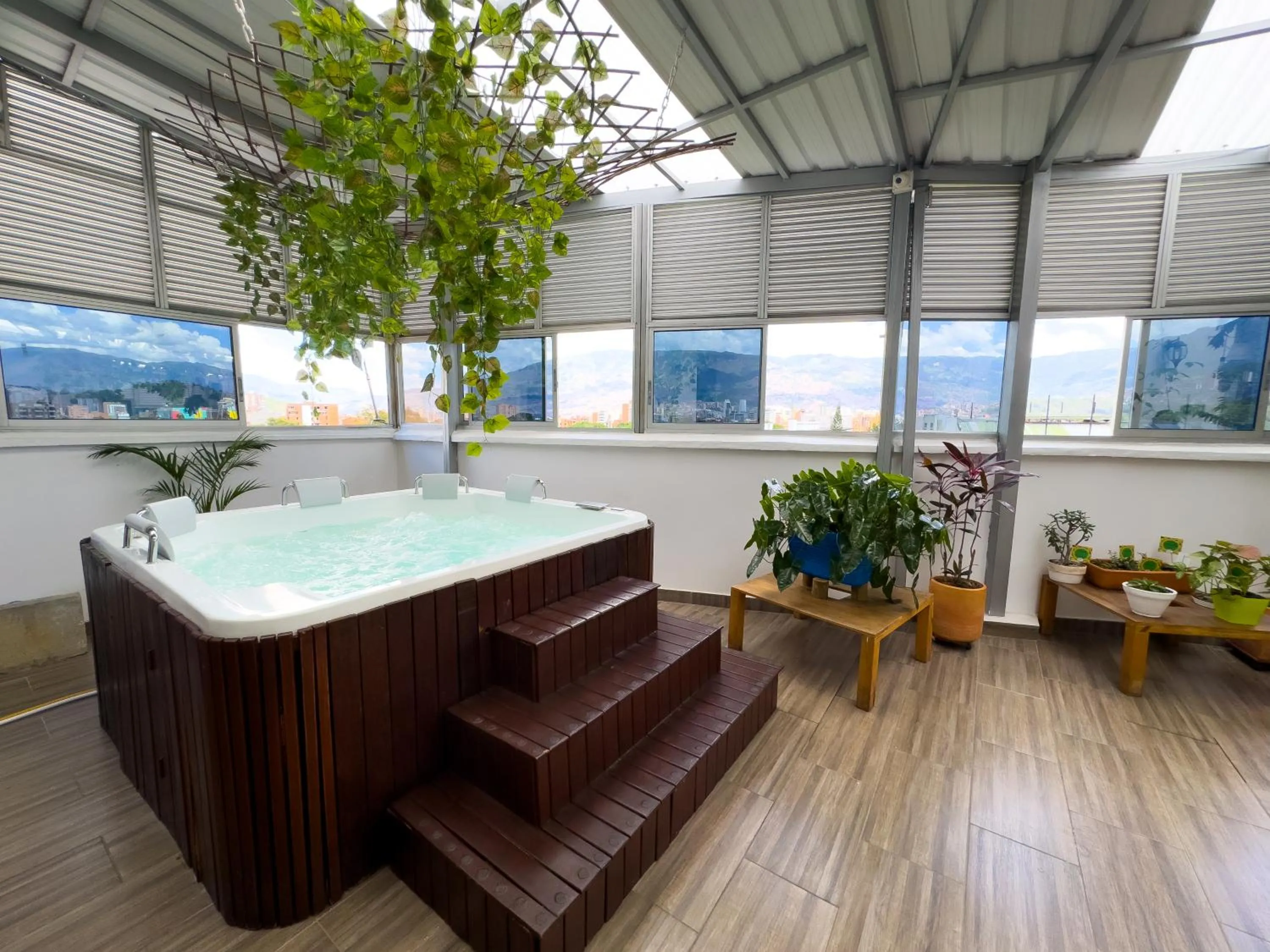 Hot Tub in Hotel Bolivariana Plaza Medellin