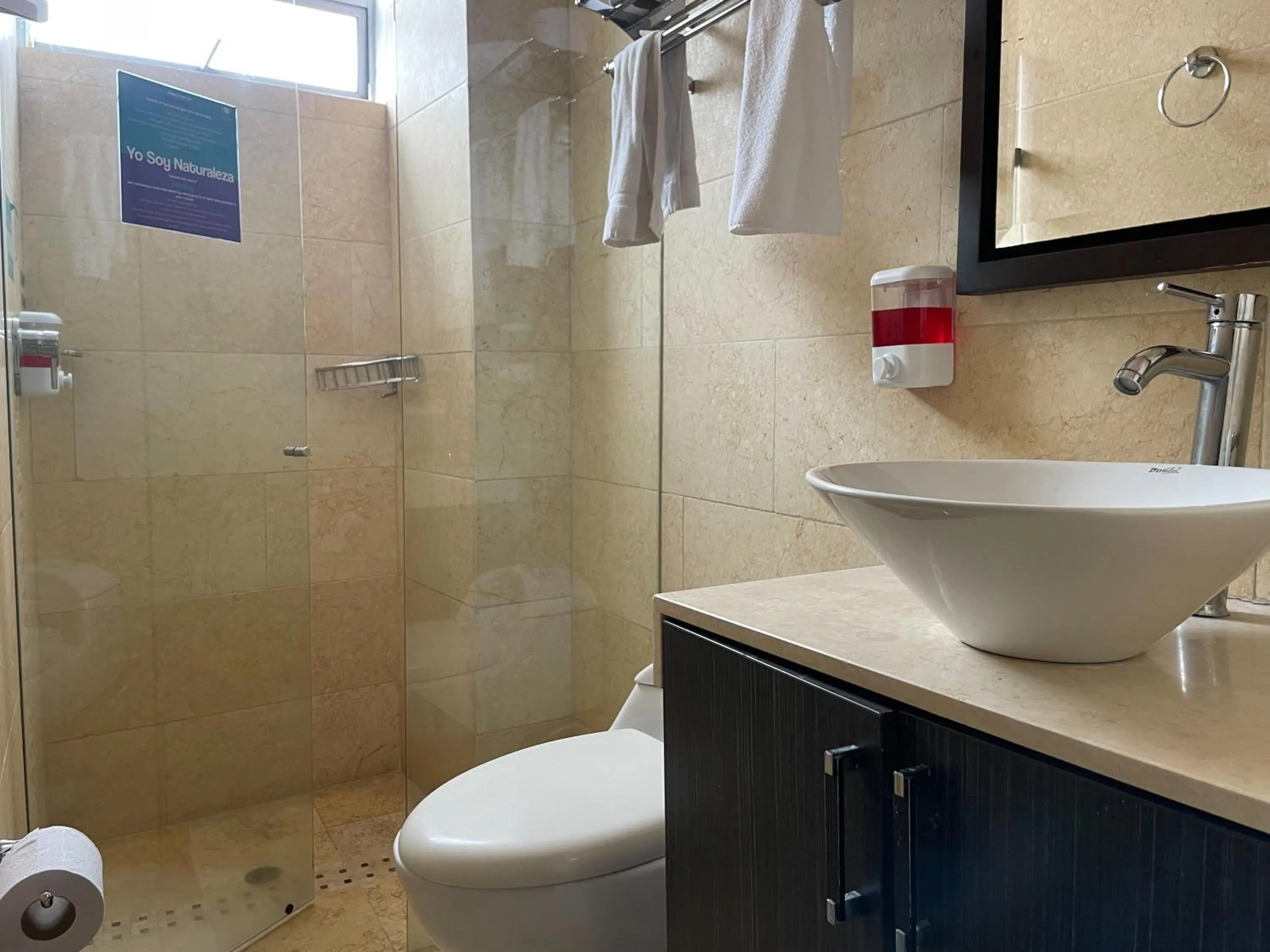 Bathroom in Hotel Bolivariana Plaza Medellin