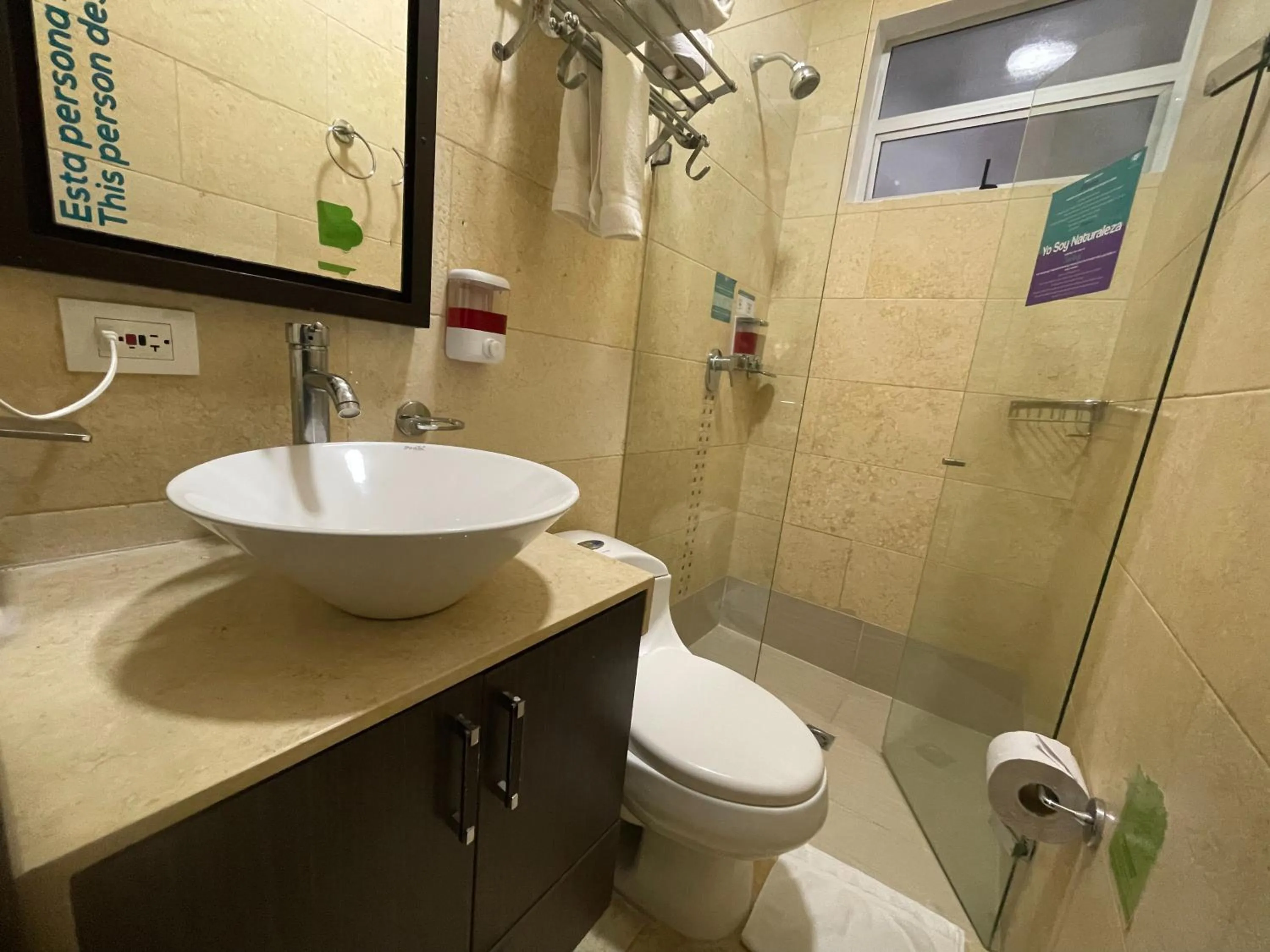 Bathroom in Hotel Bolivariana Plaza Medellin