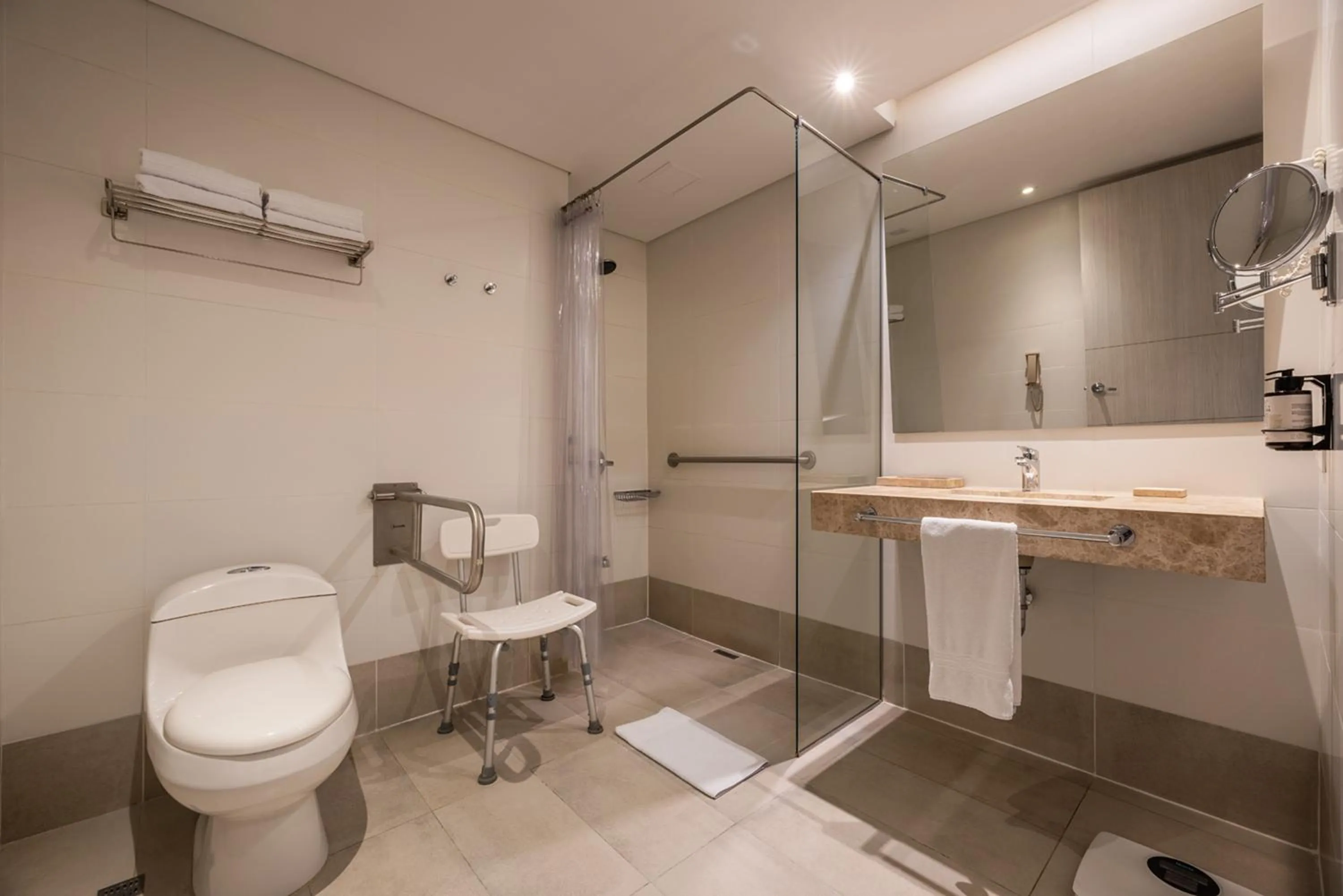 Bathroom in Hotel Estelar Square