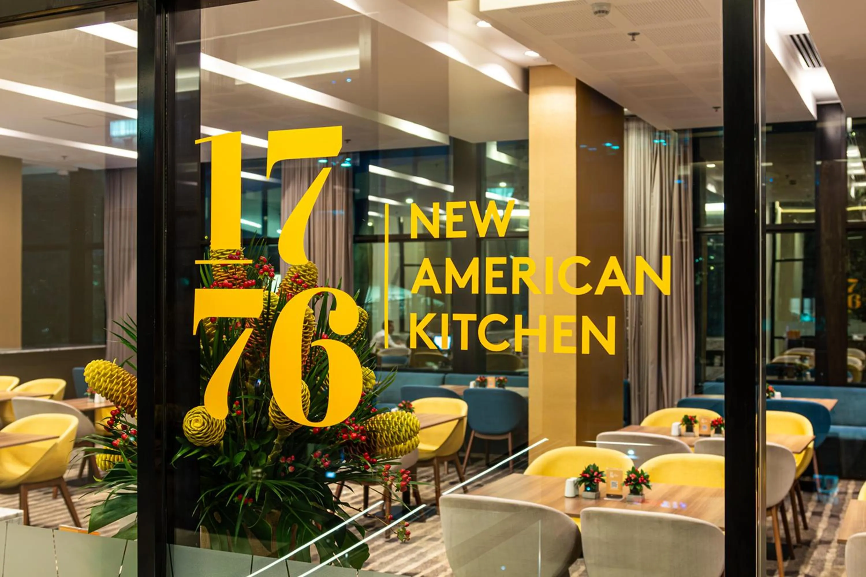 Restaurant/places to eat in Hotel Estelar Square