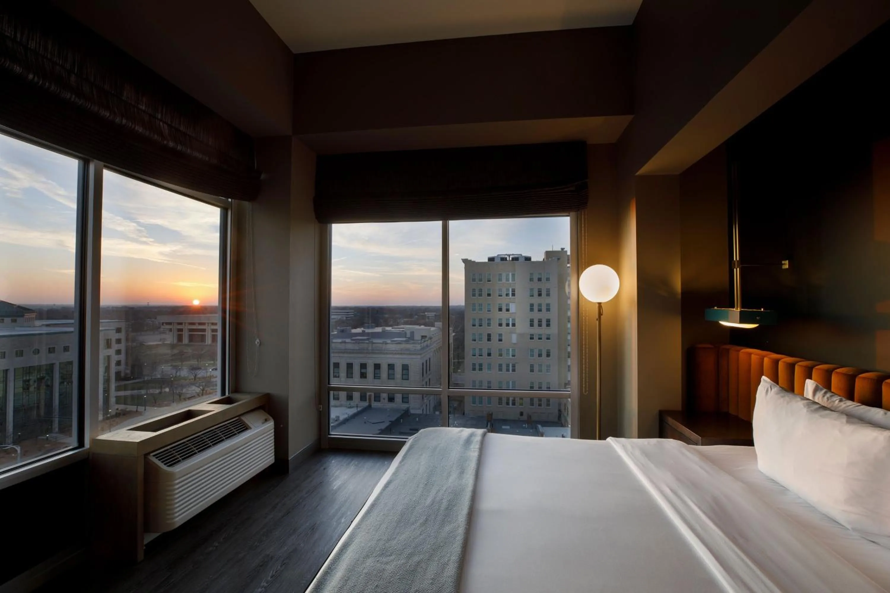 Photo of the whole room, Bed in Cyrus Hotel, Topeka, a Tribute Portfolio Hotel