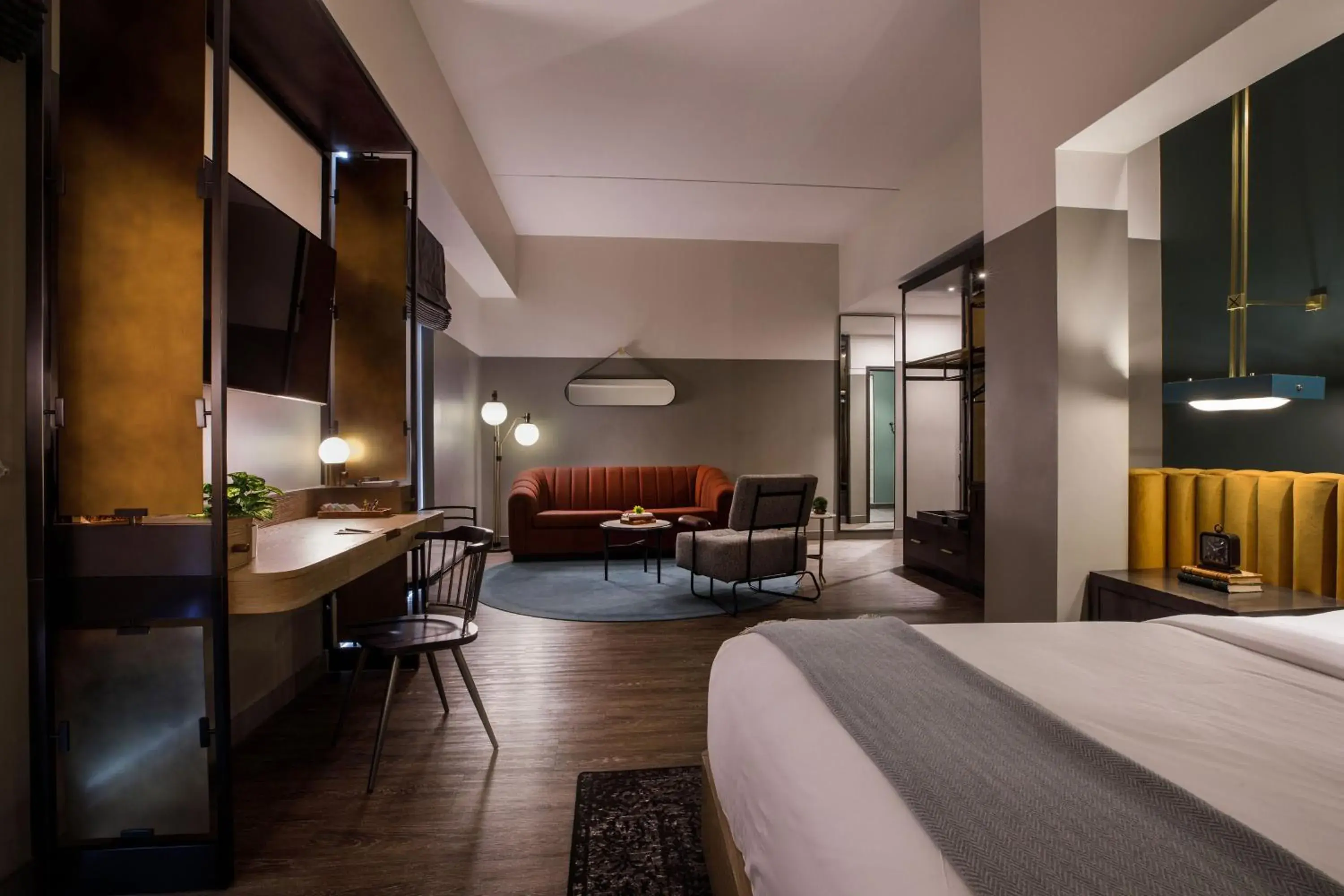 One-Bedroom Corner King Suite with Sofa Bed in Cyrus Hotel, Topeka, a Tribute Portfolio Hotel One-Bedroom Corner King Suite with Sofa Bed in Cyrus Hotel, Topeka, a Tribute Portfolio Hotel